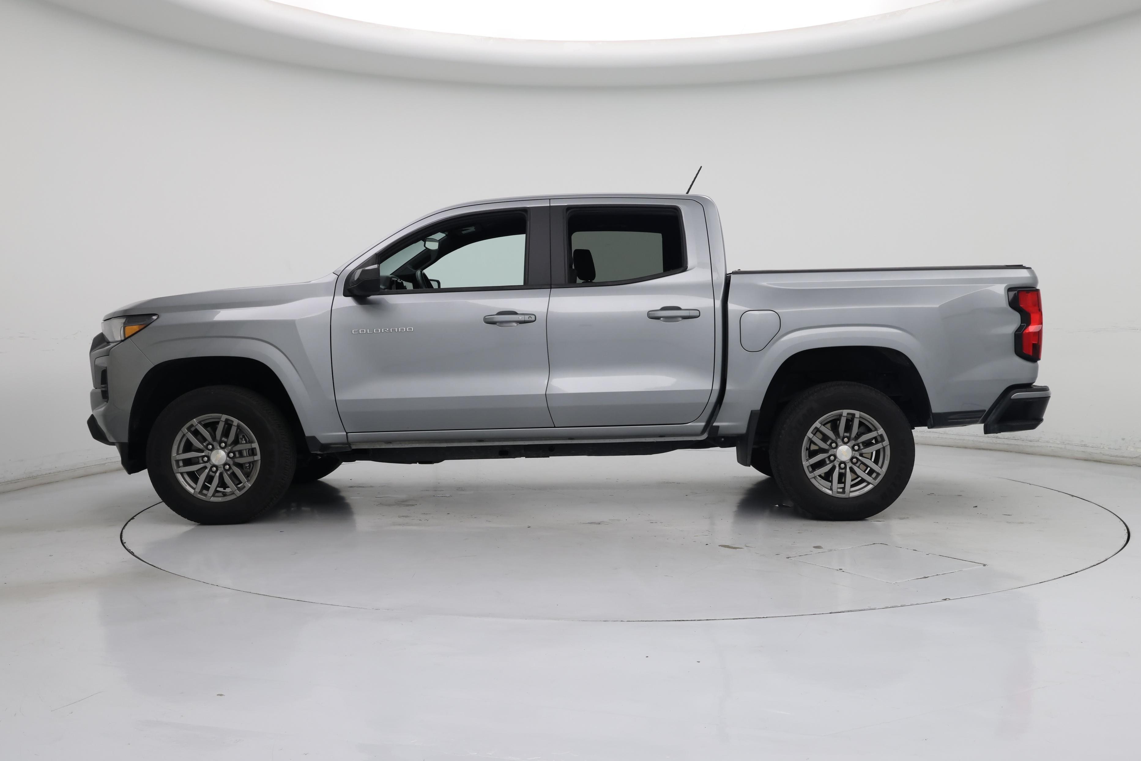 Thumbnail: 2023 Chevrolet Colorado - 3