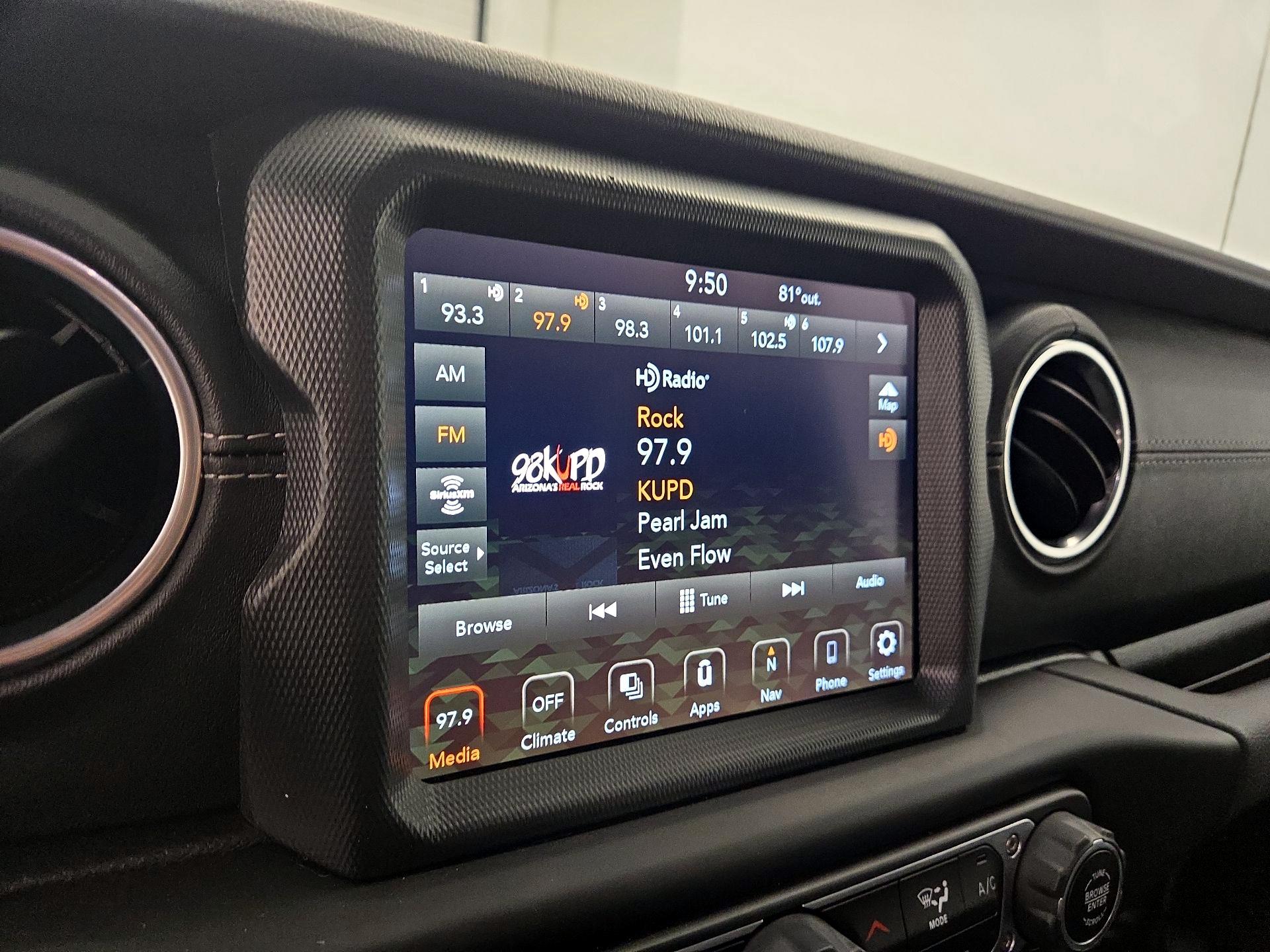 Thumbnail: 2021 Jeep Wrangler - 16