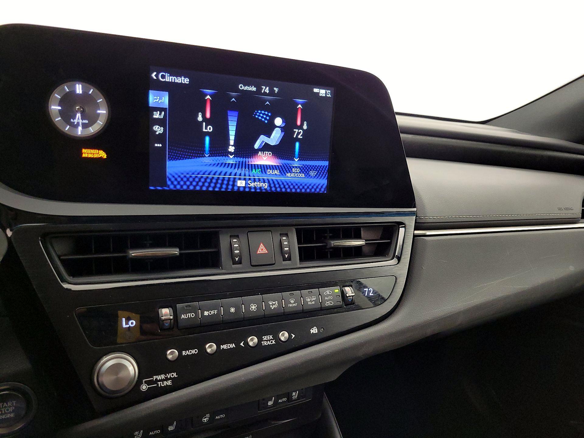 Thumbnail: 2022 Lexus ES - 16