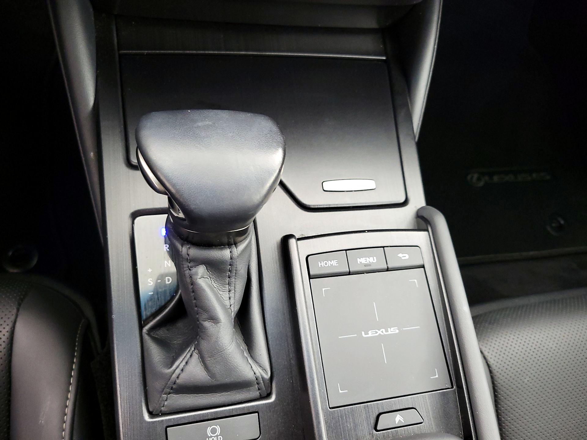 Thumbnail: 2022 Lexus ES - 17