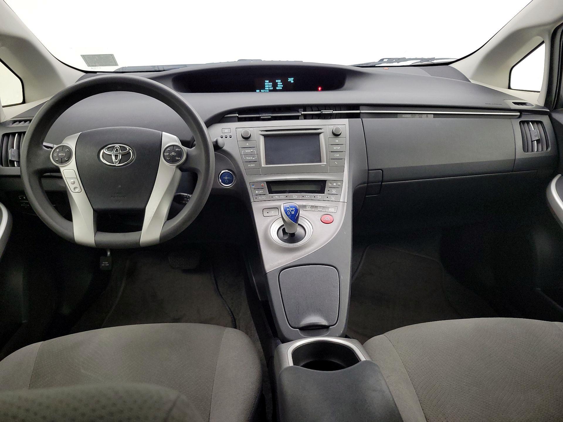 Thumbnail: 2015 Toyota Prius - 9