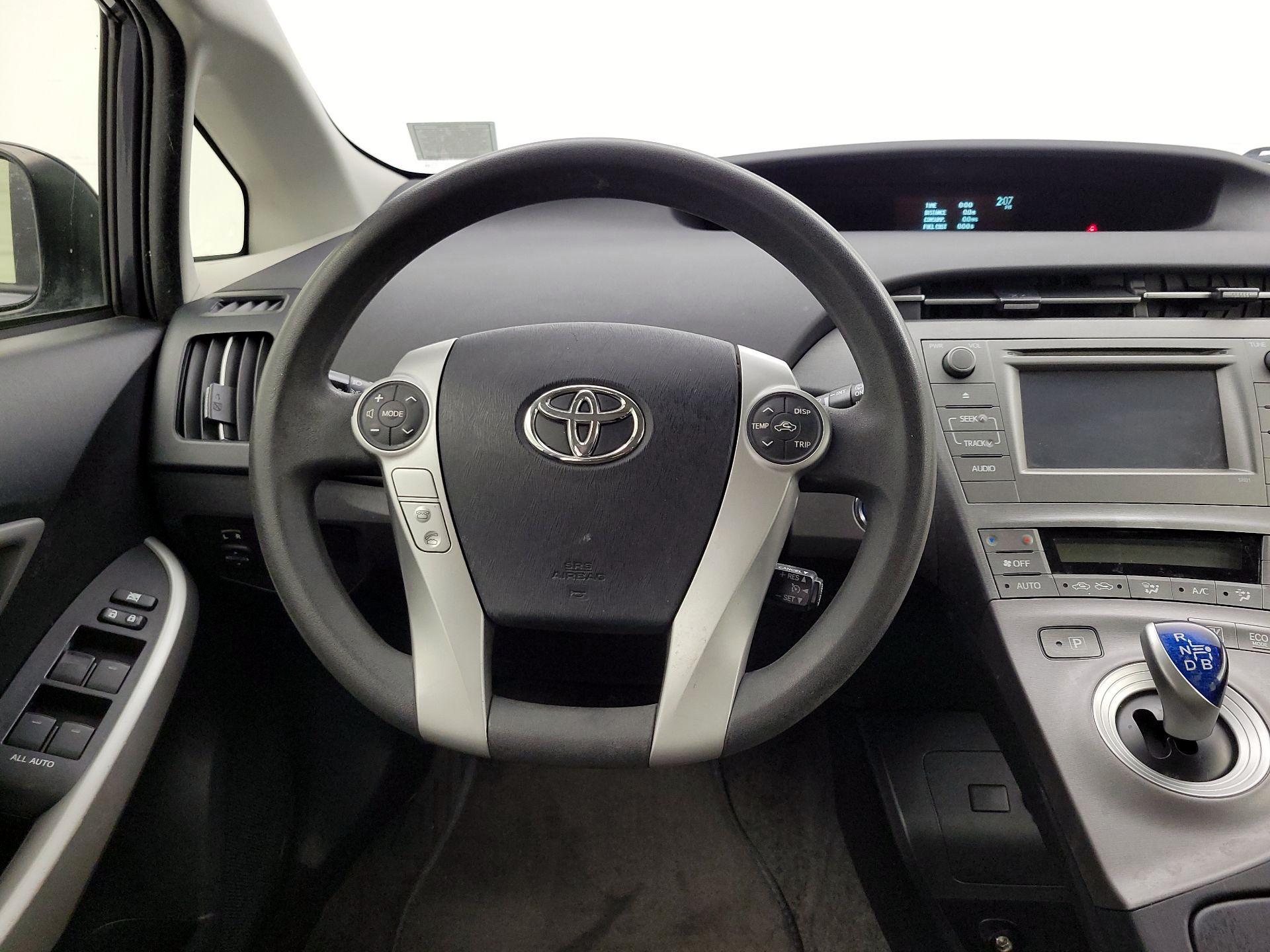 Thumbnail: 2015 Toyota Prius - 10