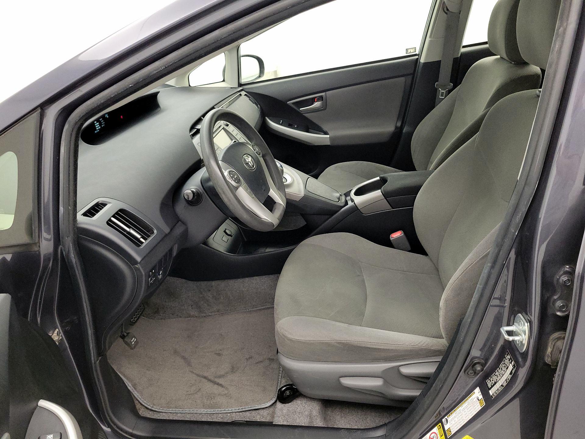Thumbnail: 2015 Toyota Prius - 11