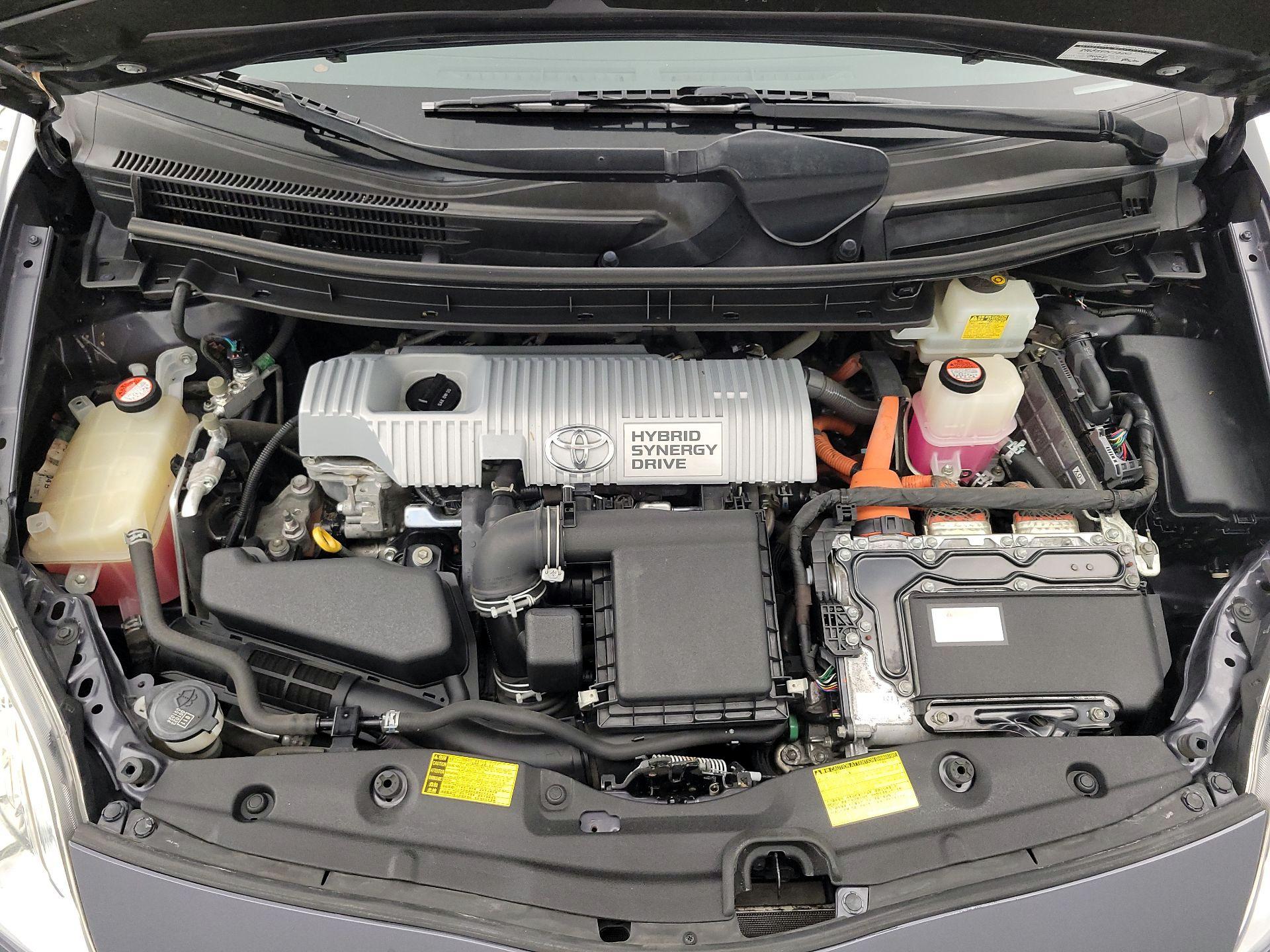 Thumbnail: 2015 Toyota Prius - 20