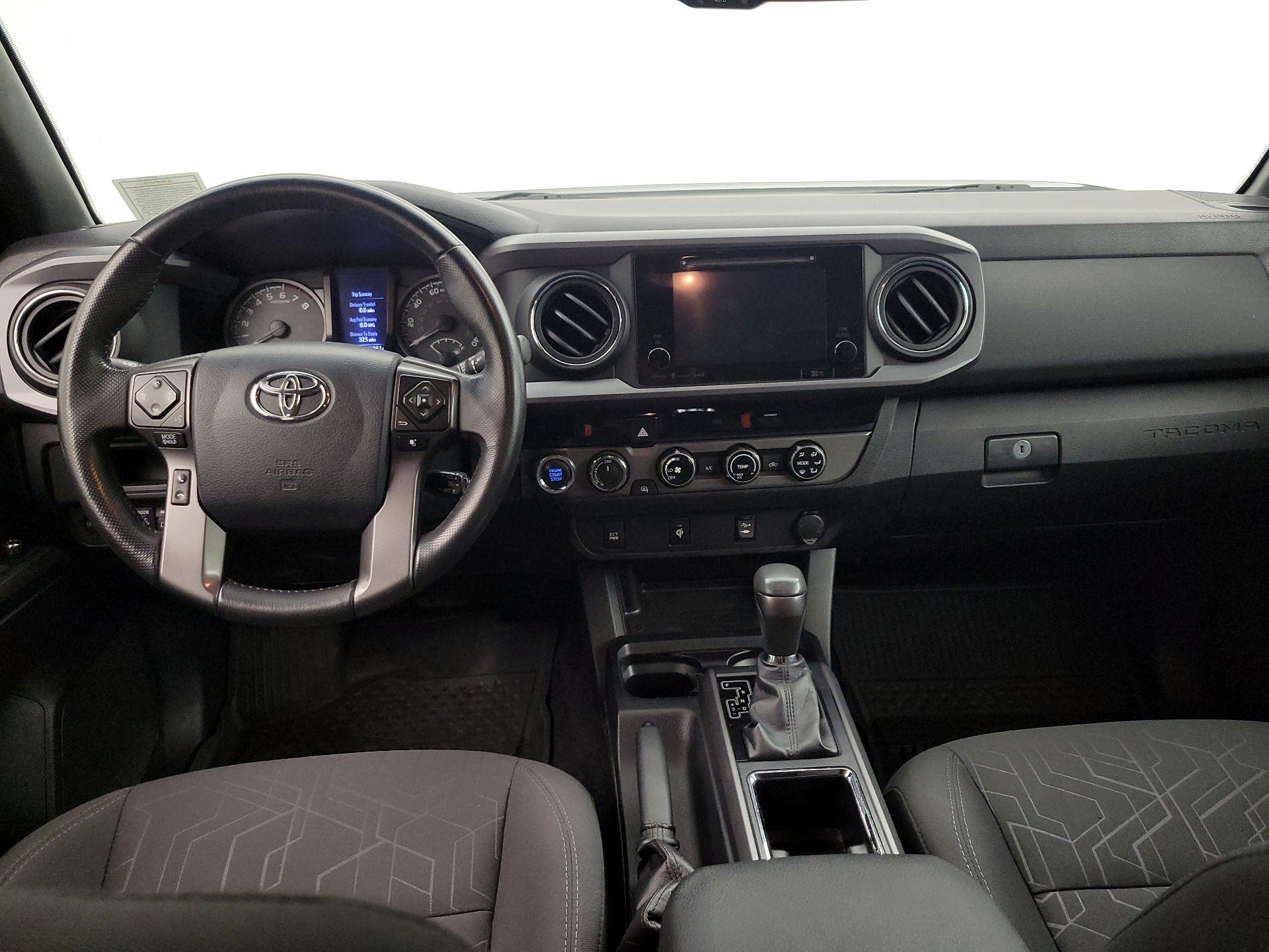 Thumbnail: 2017 Toyota Tacoma - 9