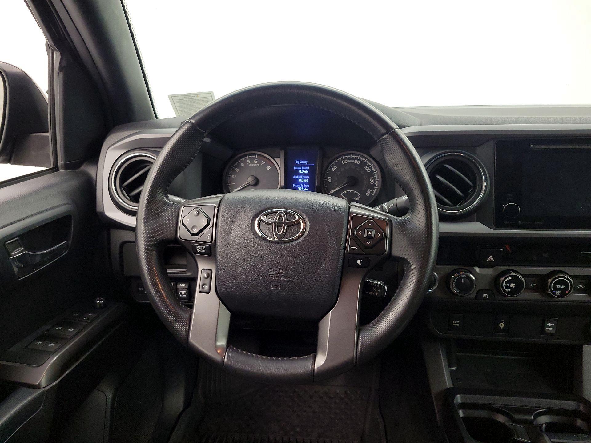 Thumbnail: 2017 Toyota Tacoma - 10