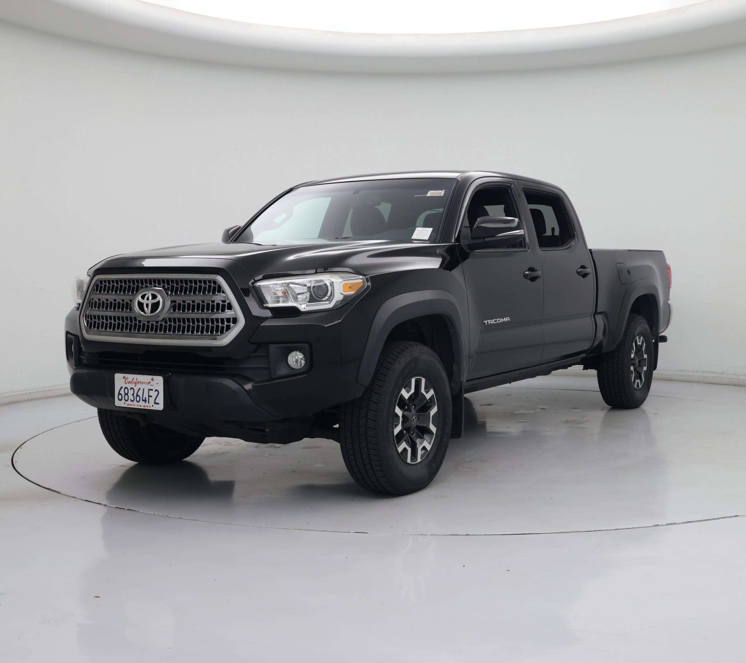 Thumbnail: 2017 Toyota Tacoma - 4