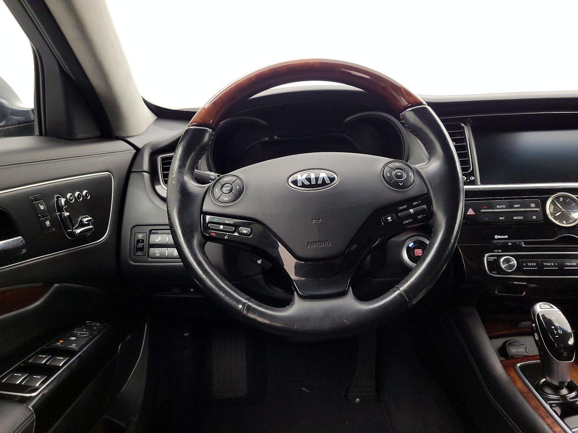 Thumbnail: 2015 Kia K900 - 10