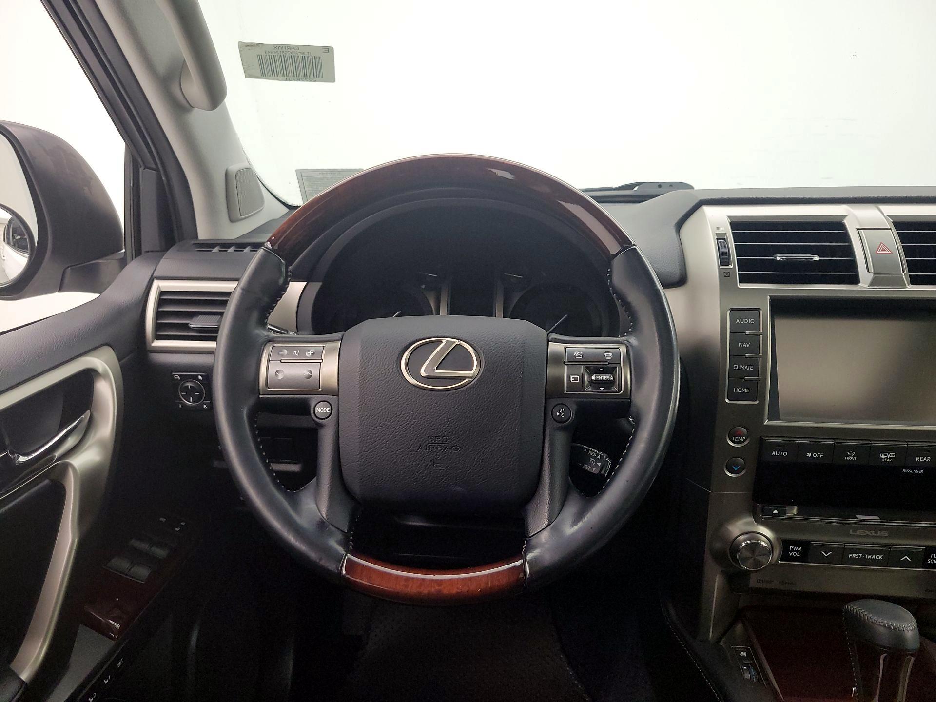 Thumbnail: 2016 Lexus GX - 10