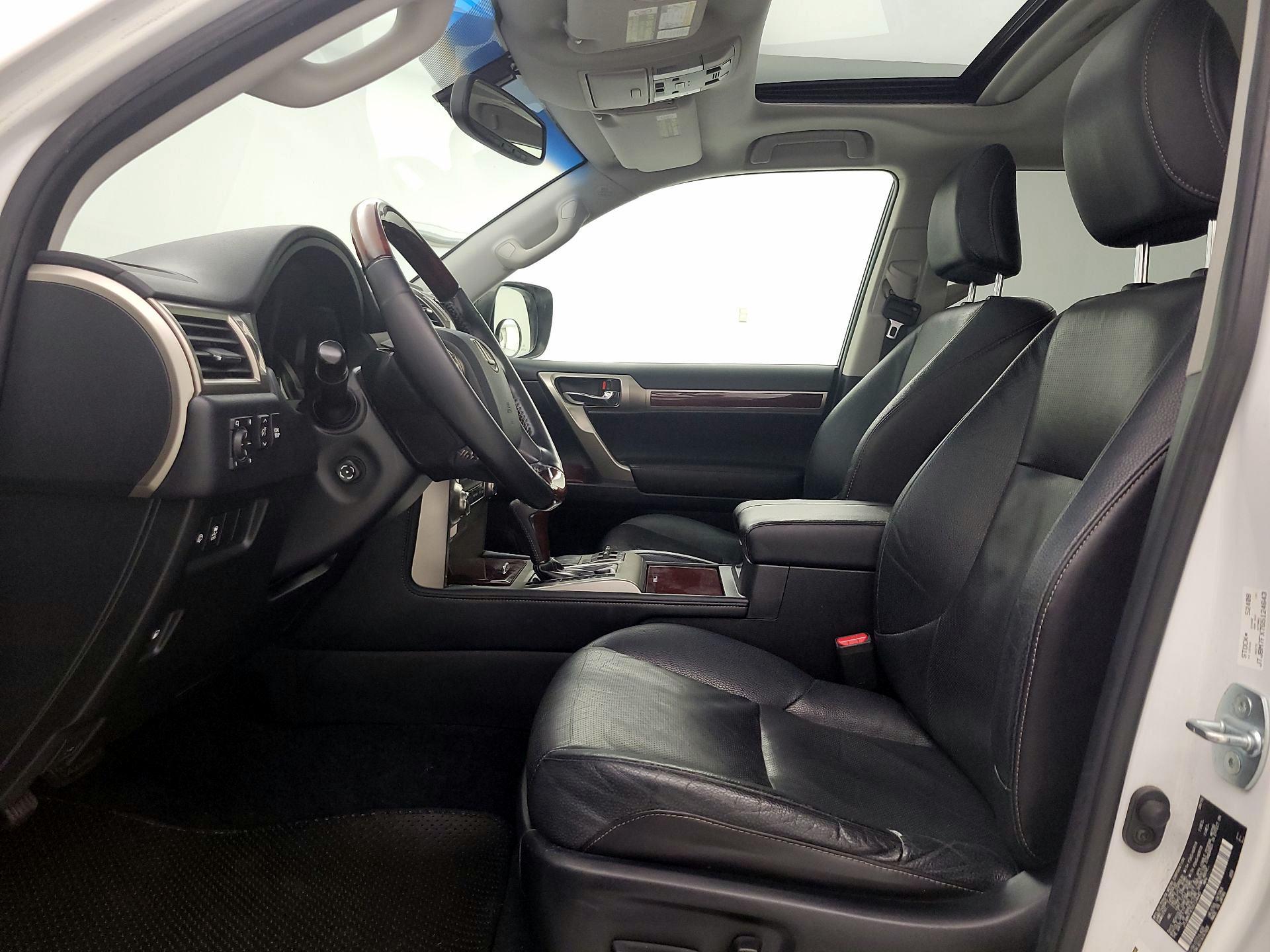 Thumbnail: 2016 Lexus GX - 11