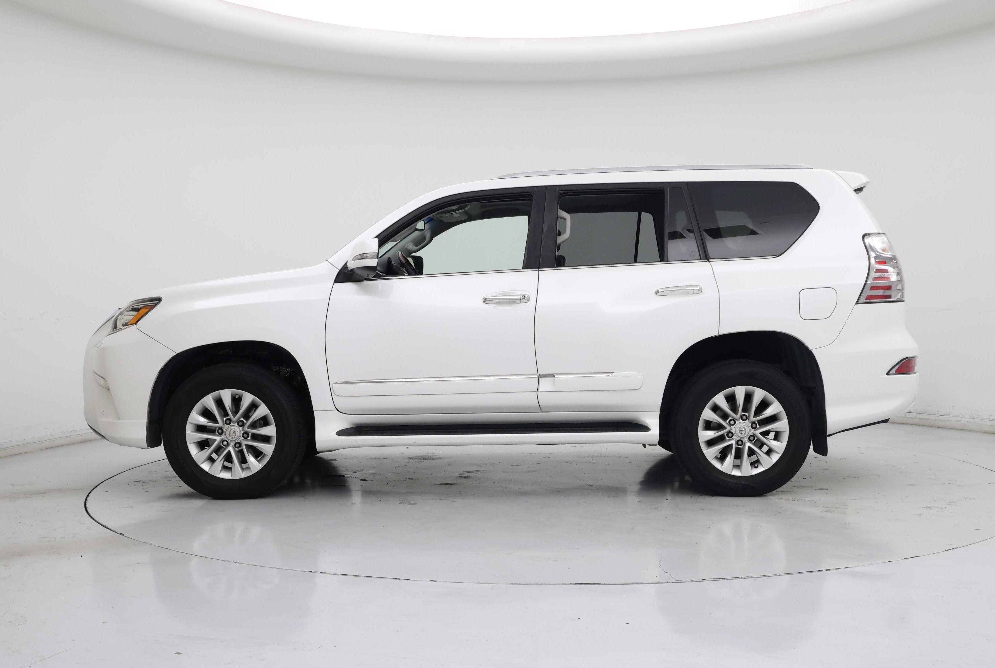 Thumbnail: 2016 Lexus GX - 3