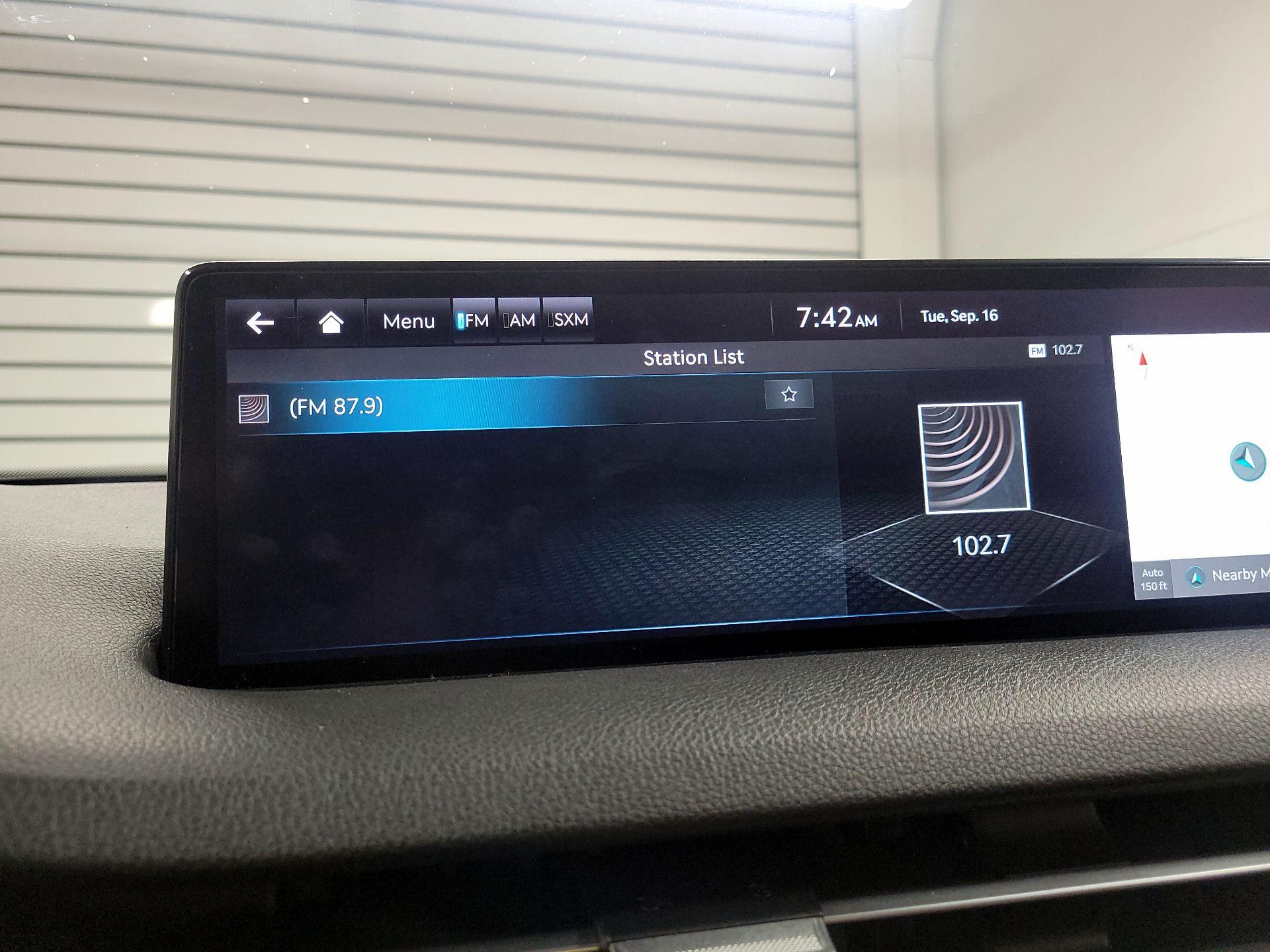 Thumbnail: 2023 Genesis GV70 - 16