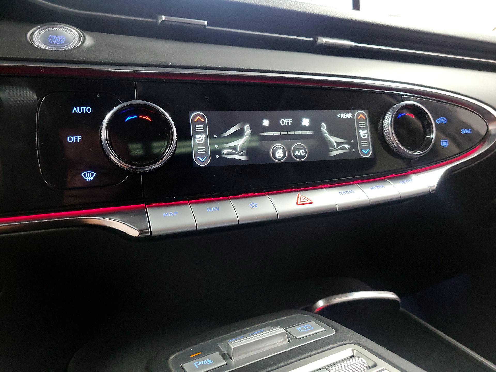 Thumbnail: 2023 Genesis GV70 - 17