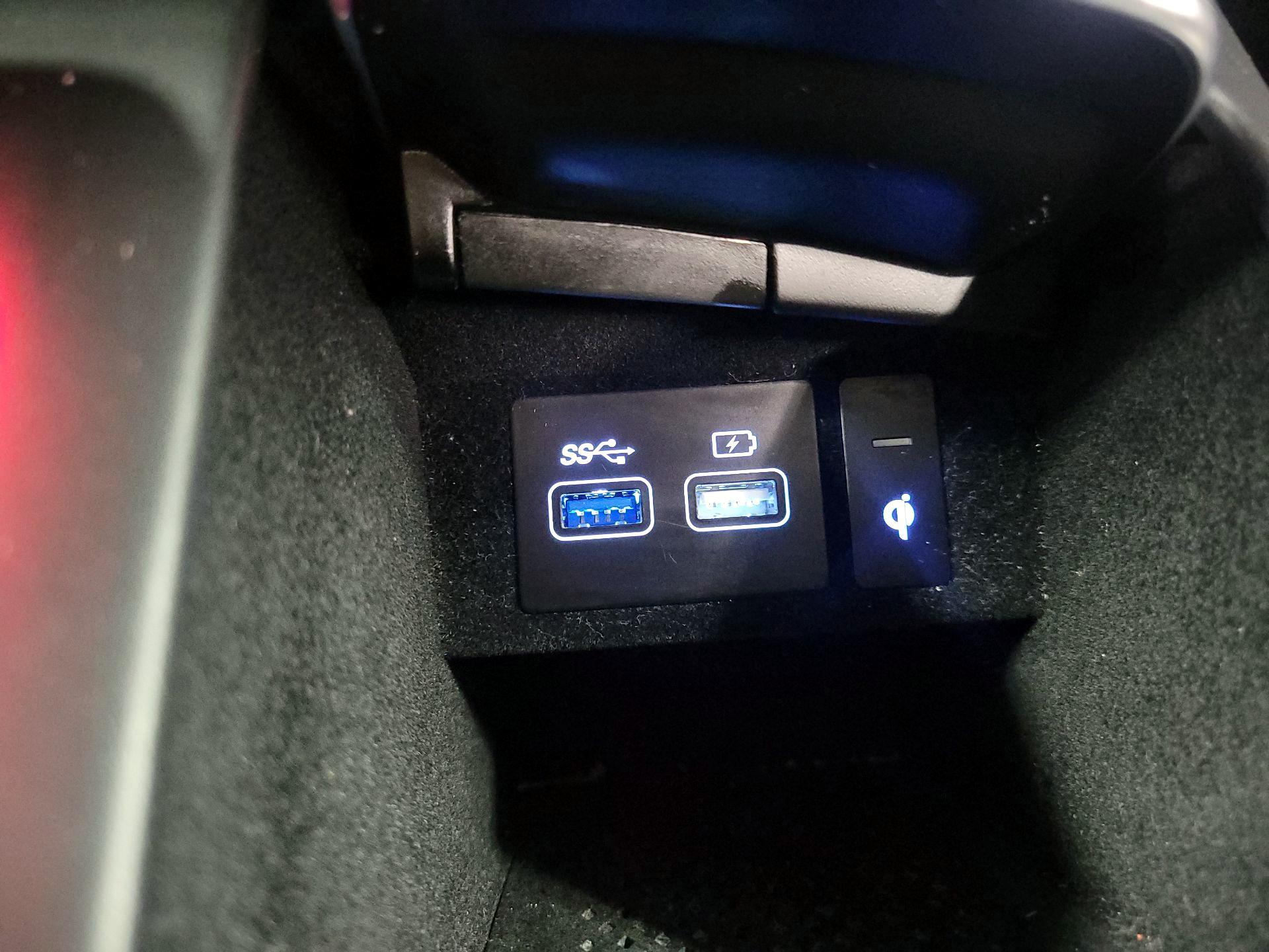 Thumbnail: 2023 Genesis GV70 - 19