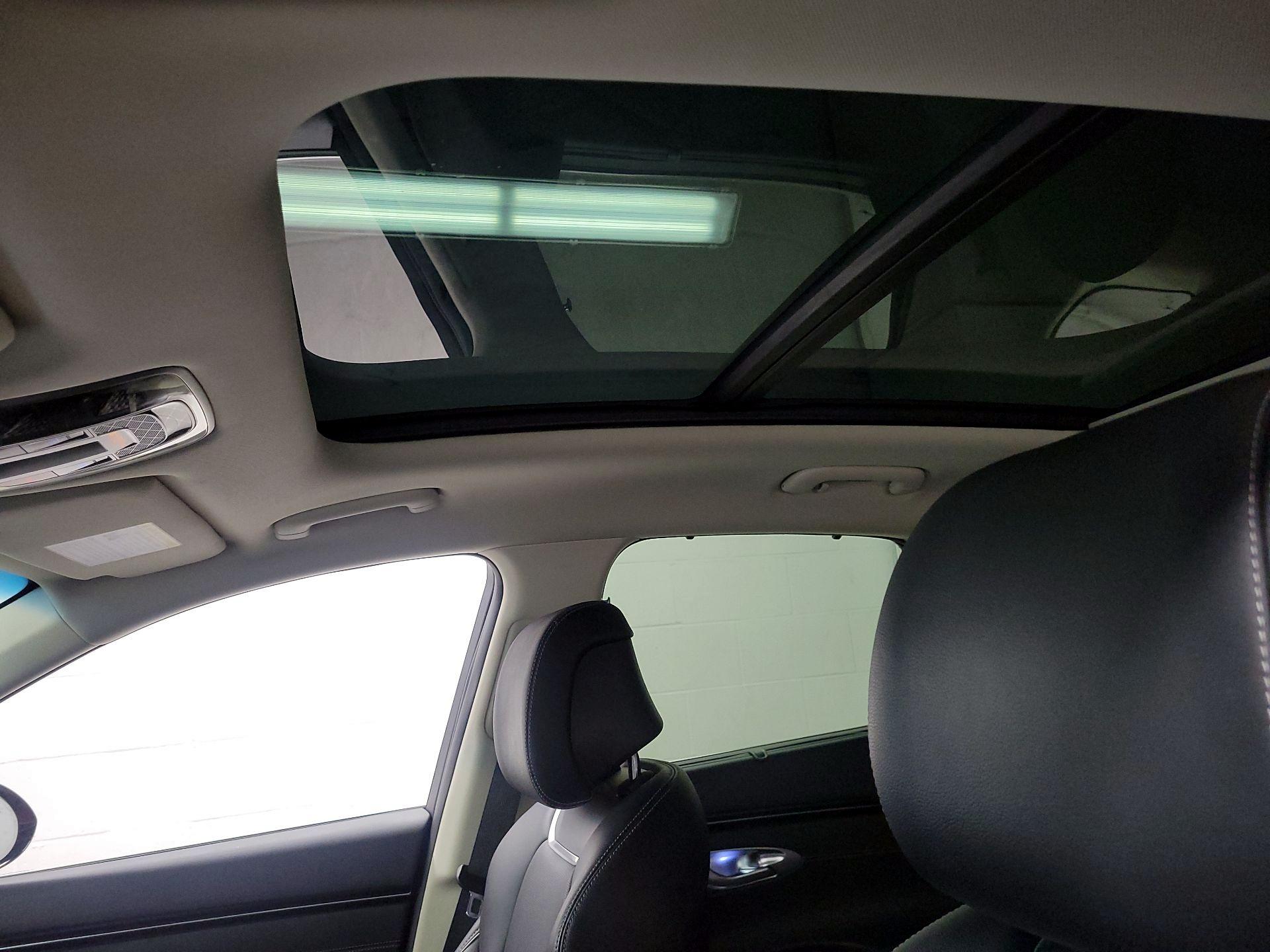 Thumbnail: 2023 Genesis GV70 - 20