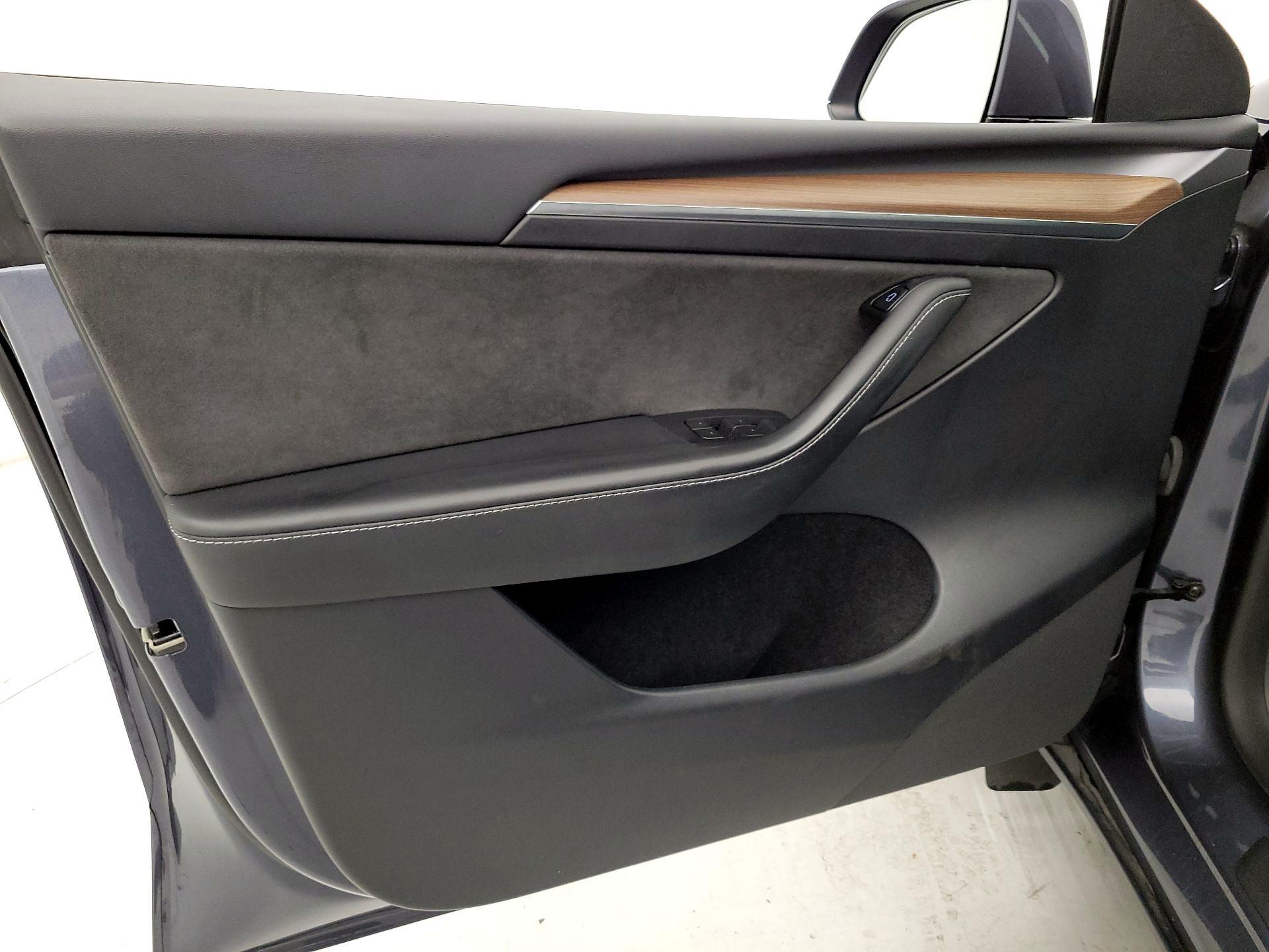 Thumbnail: 2023 Tesla Model Y - 12