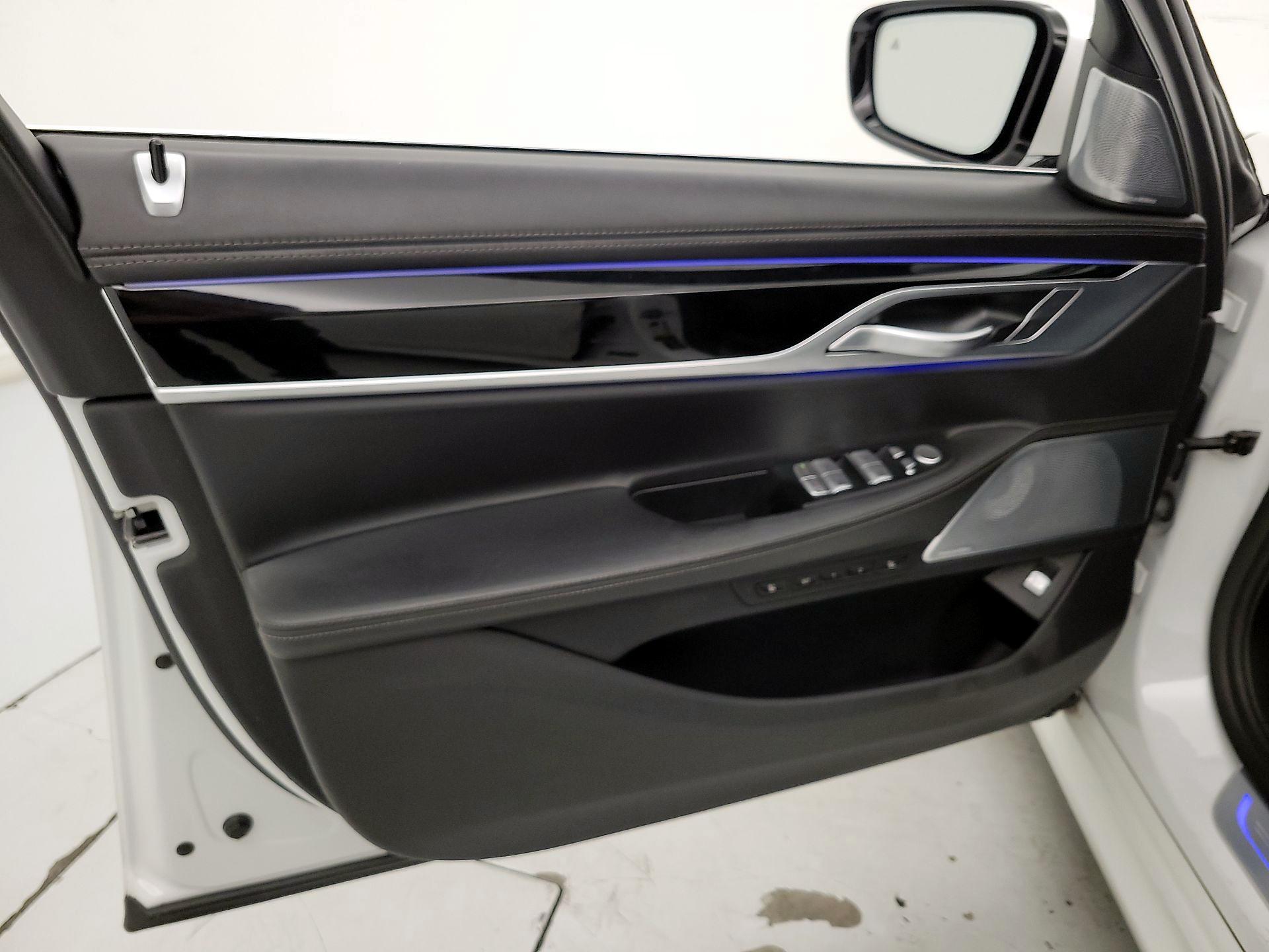 Thumbnail: 2019 BMW 7 Series - 12