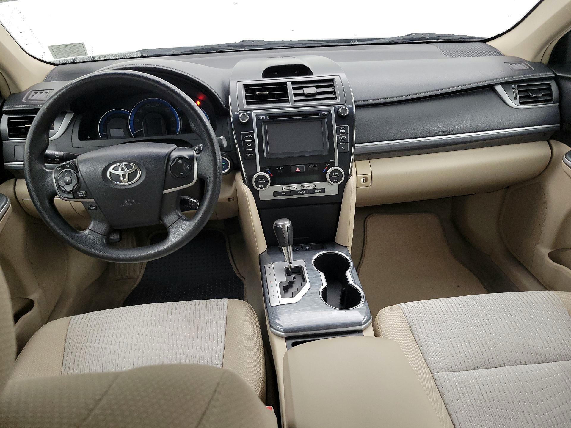 Thumbnail: 2014 Toyota Camry - 9