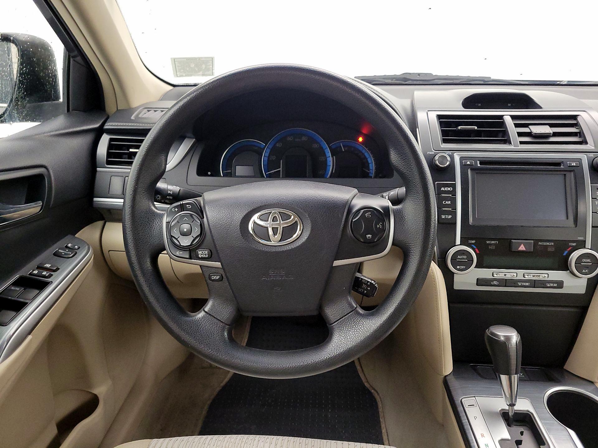 Thumbnail: 2014 Toyota Camry - 10