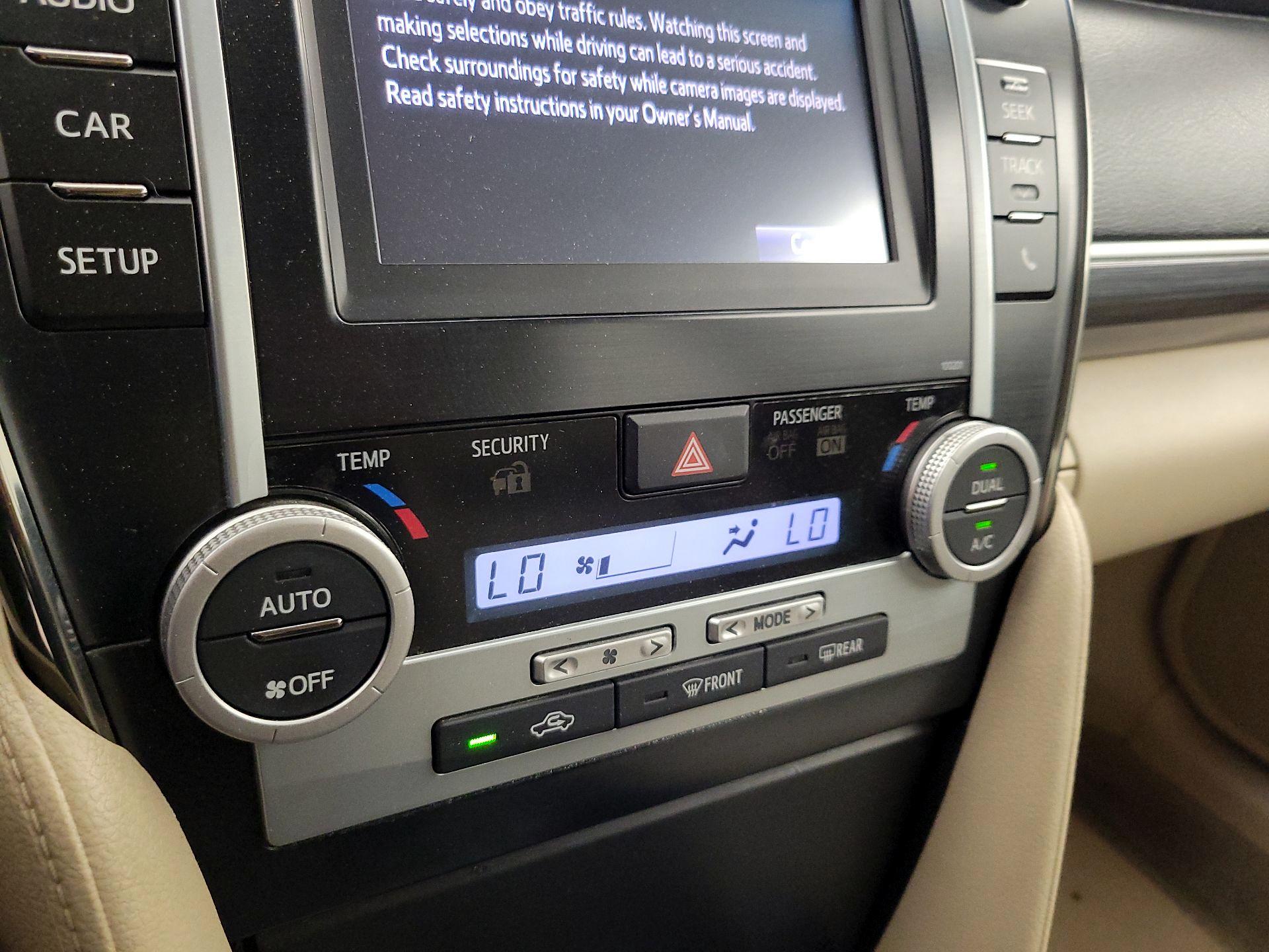 Thumbnail: 2014 Toyota Camry - 16