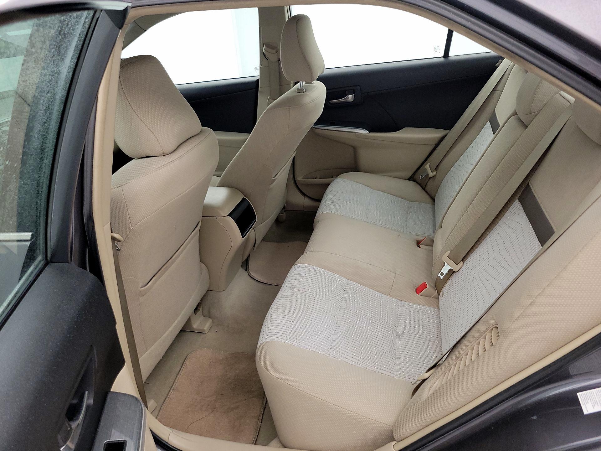 Thumbnail: 2014 Toyota Camry - 18