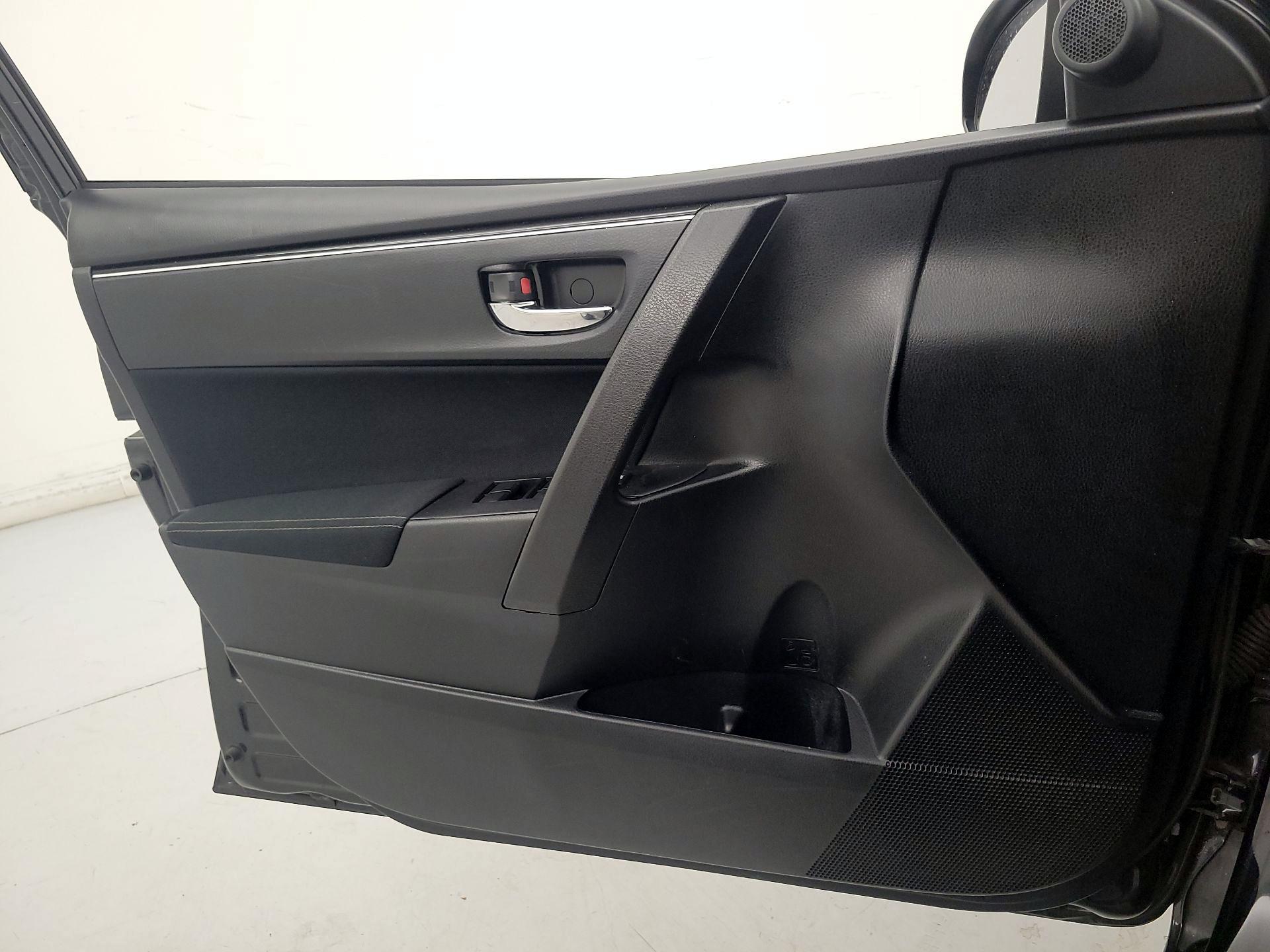 Thumbnail: 2018 Toyota Corolla - 12