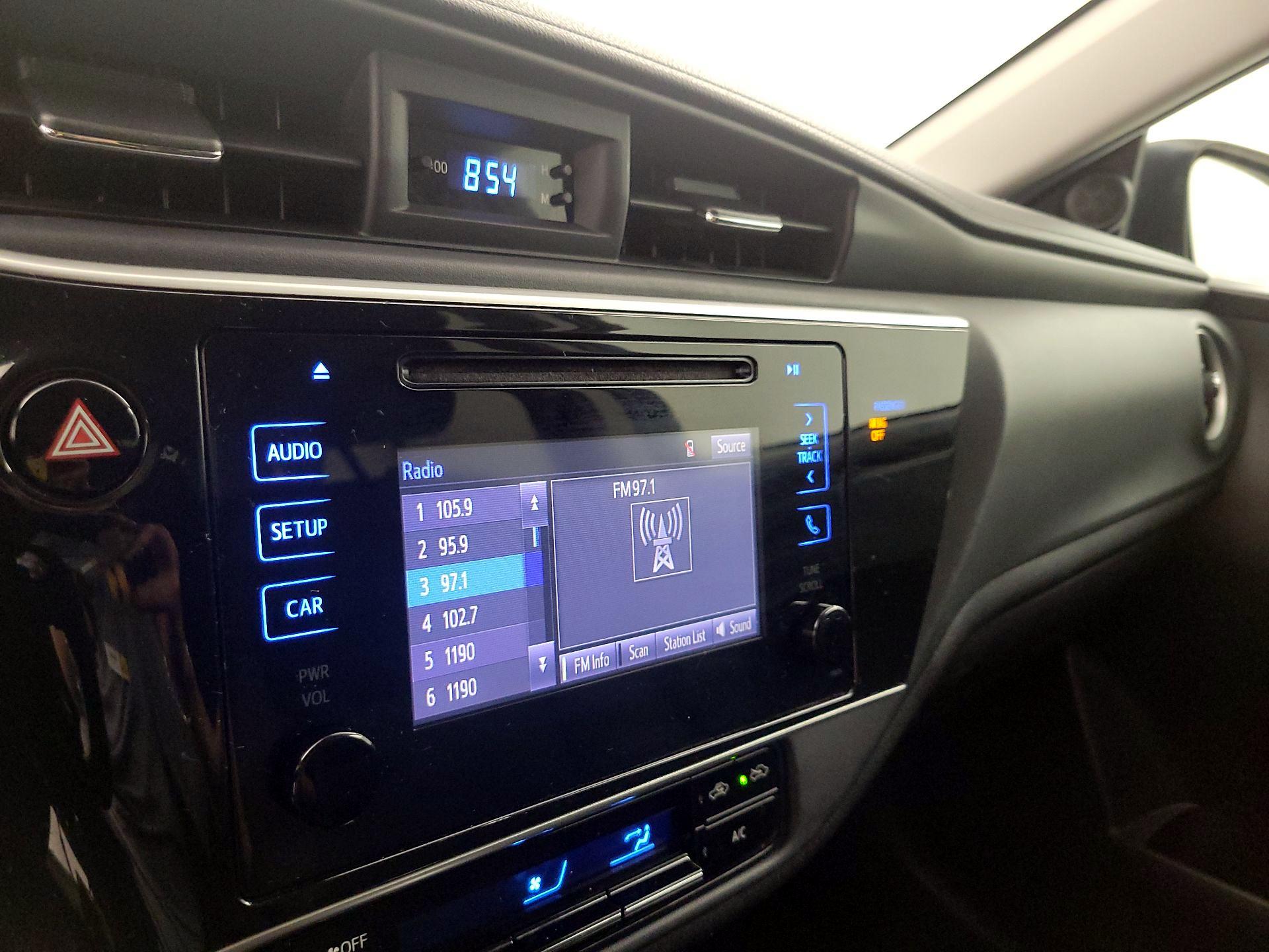 Thumbnail: 2018 Toyota Corolla - 15