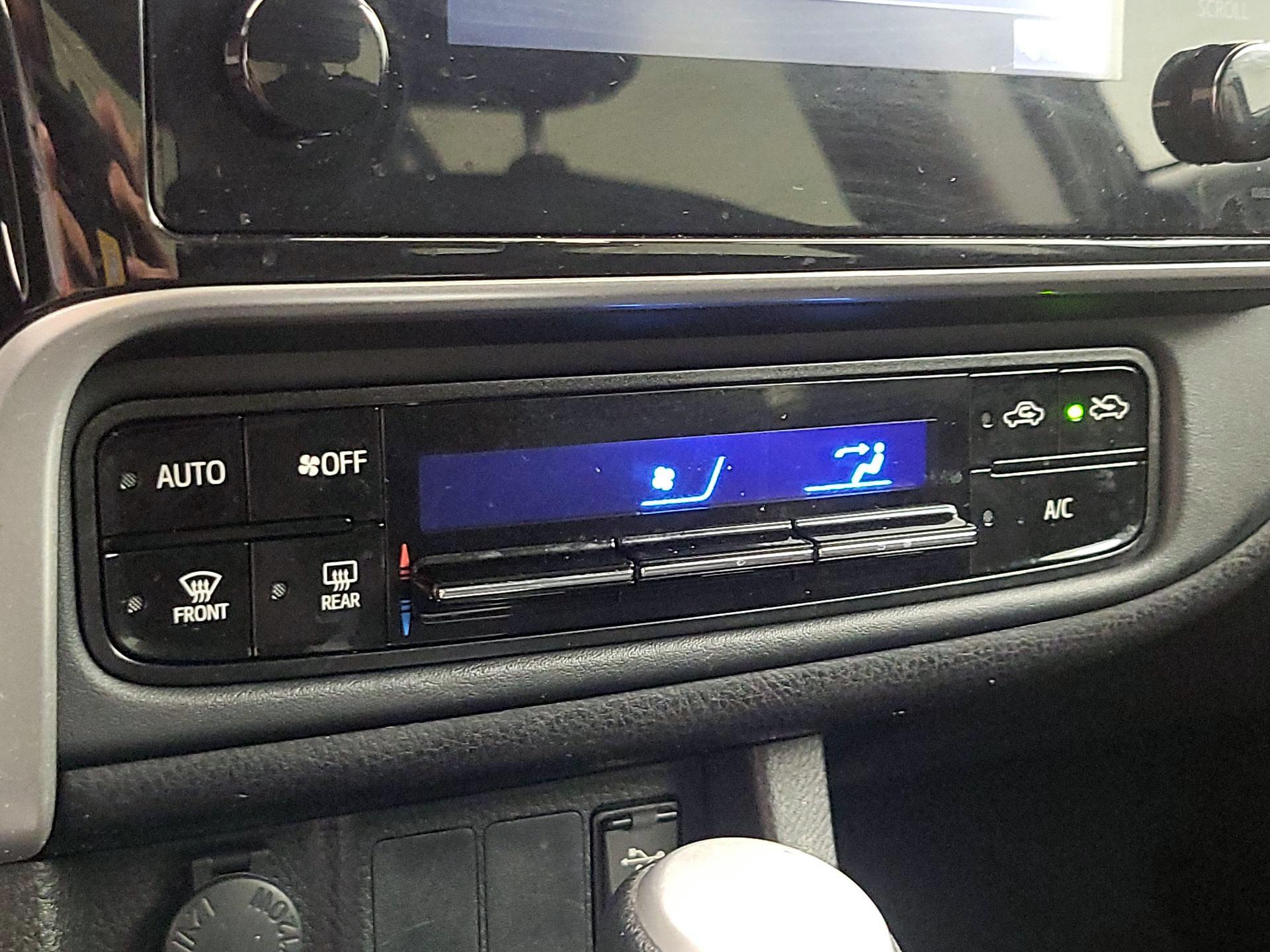 Thumbnail: 2018 Toyota Corolla - 16