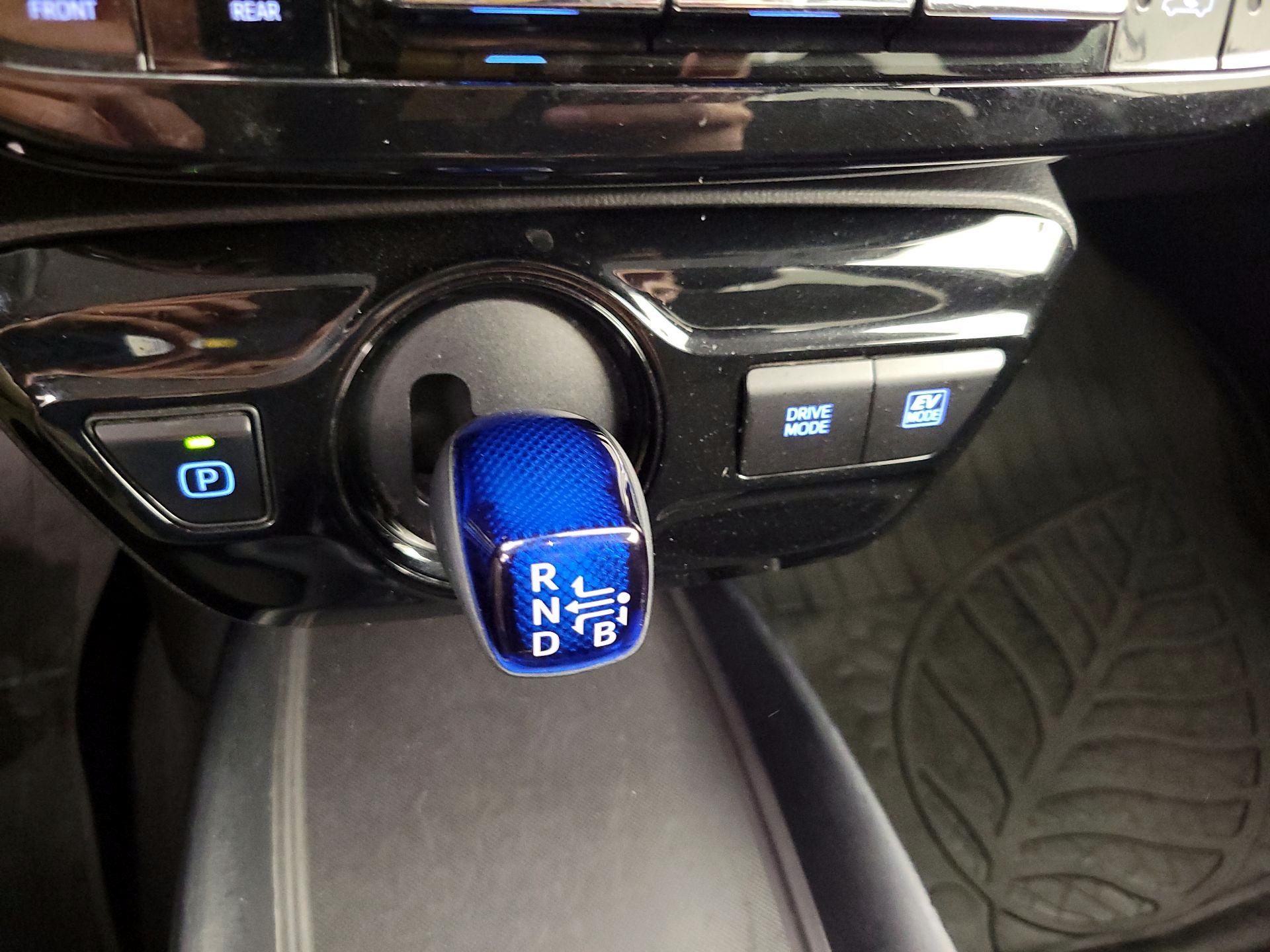 Thumbnail: 2020 Toyota Prius - 17