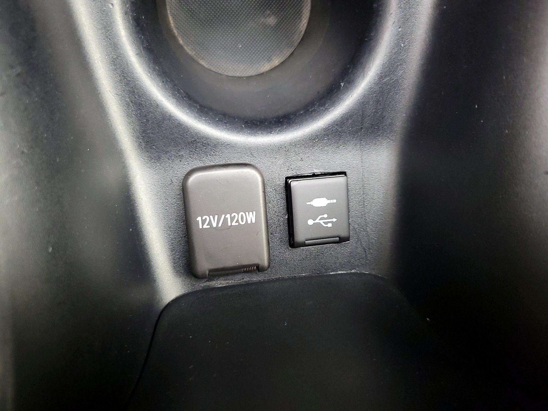 Thumbnail: 2020 Toyota Prius - 18