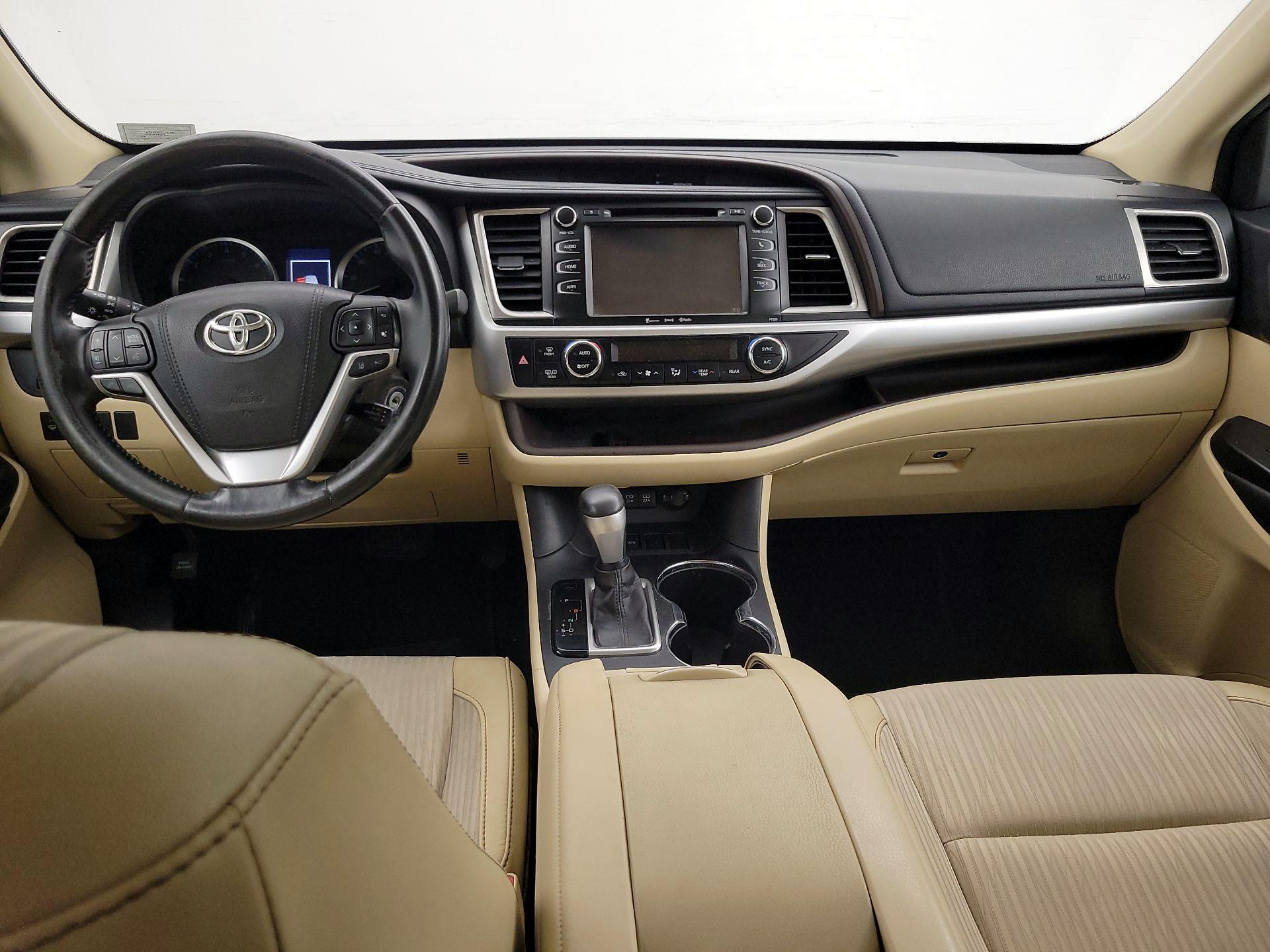 Thumbnail: 2017 Toyota Highlander - 9