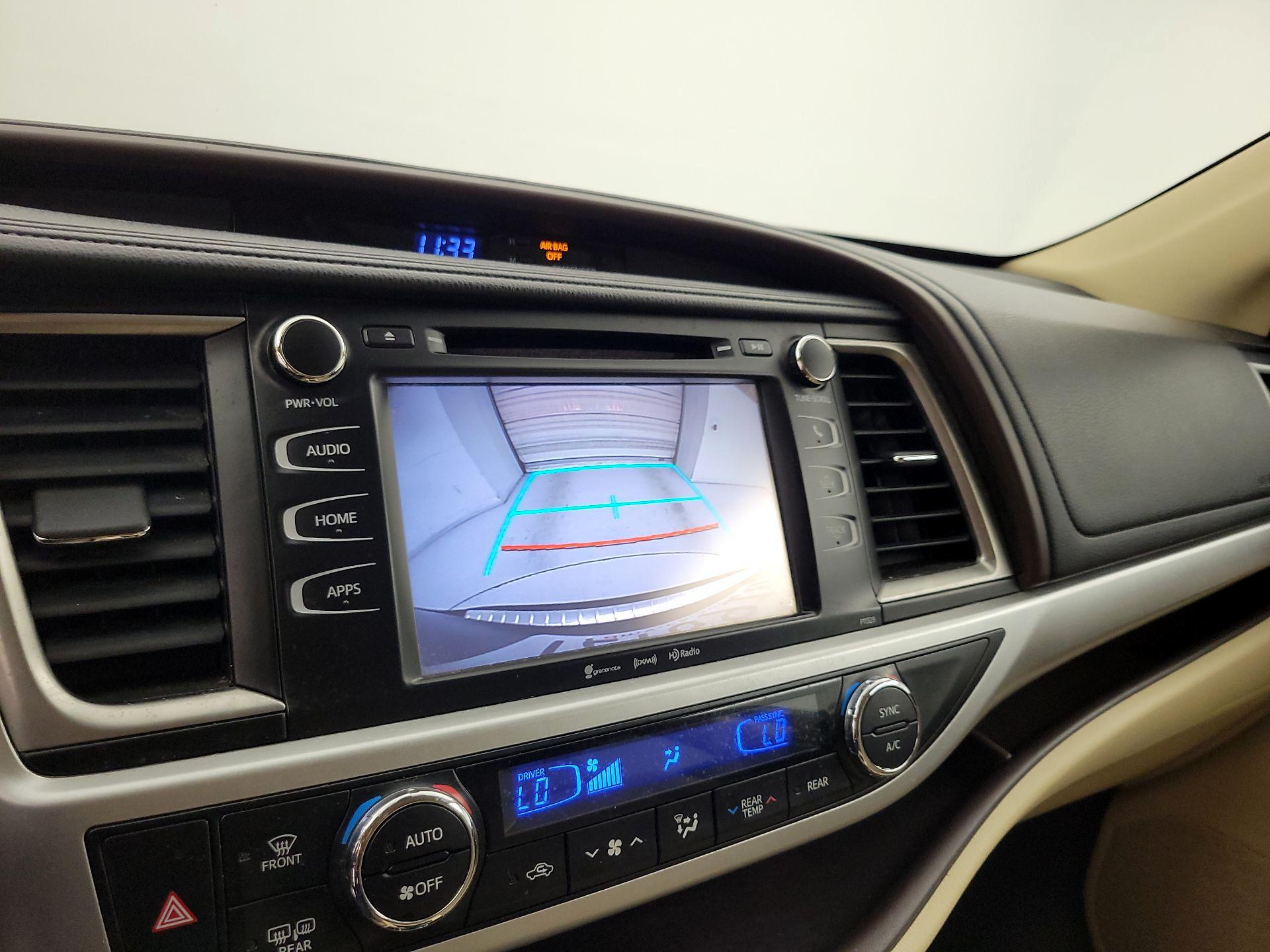 Thumbnail: 2017 Toyota Highlander - 14