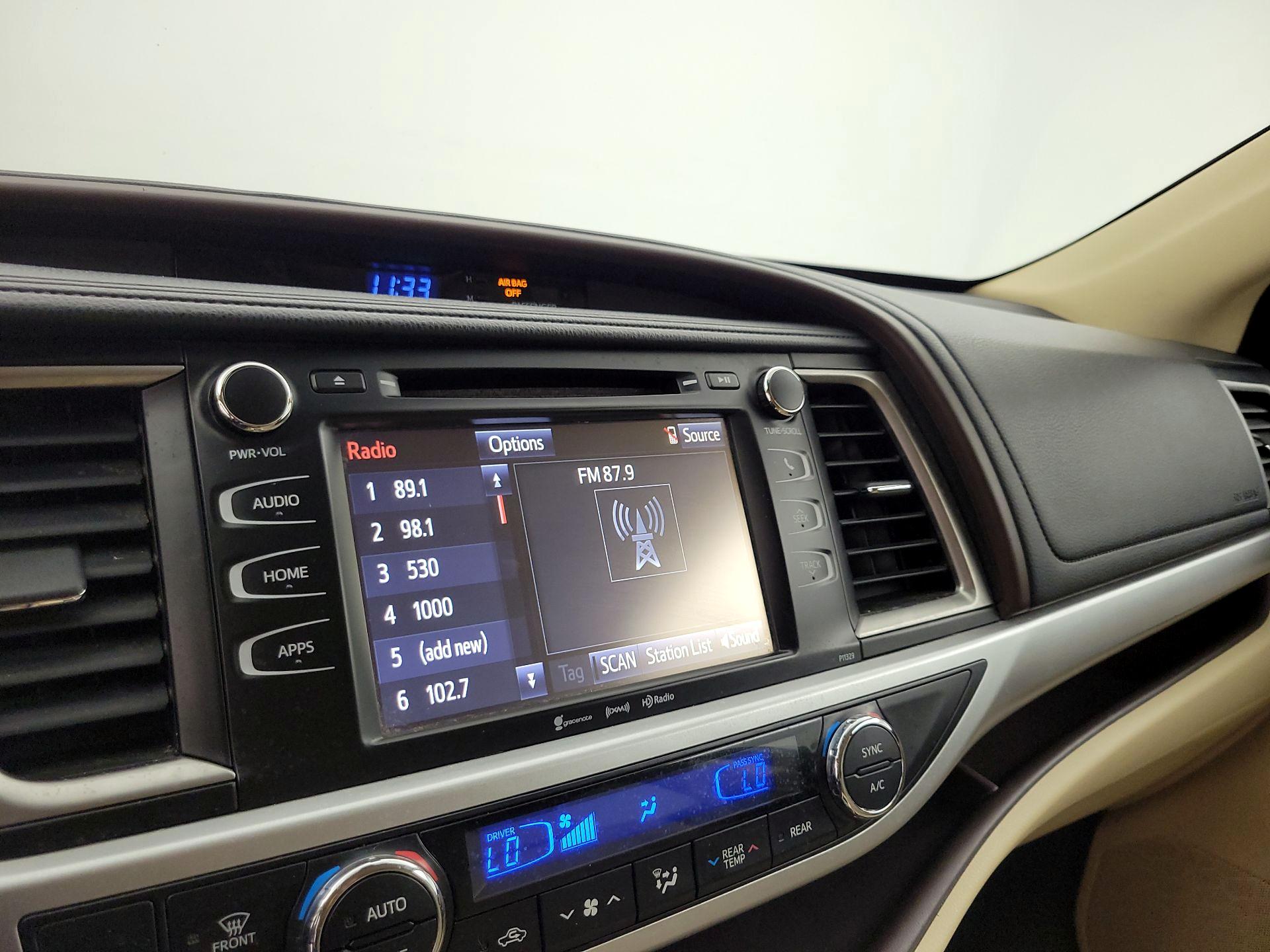 Thumbnail: 2017 Toyota Highlander - 15