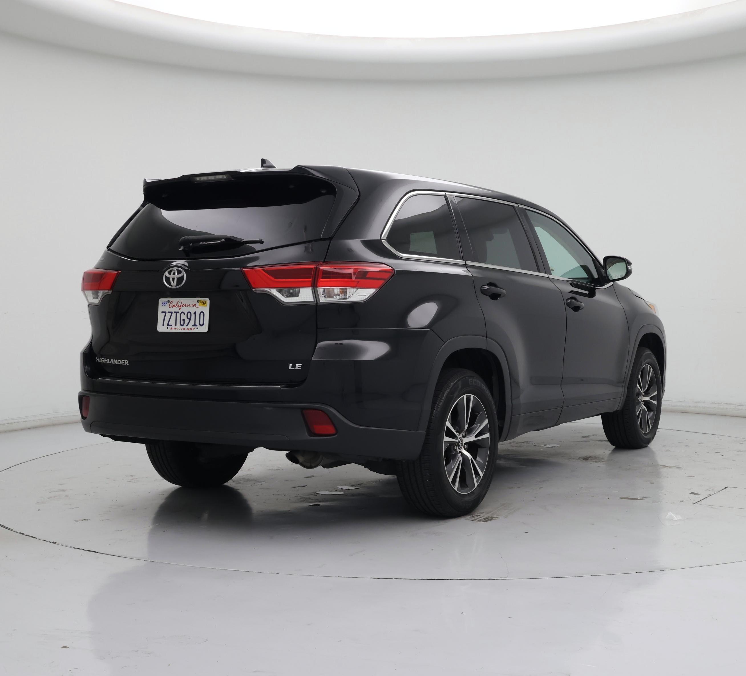 Thumbnail: 2017 Toyota Highlander - 8