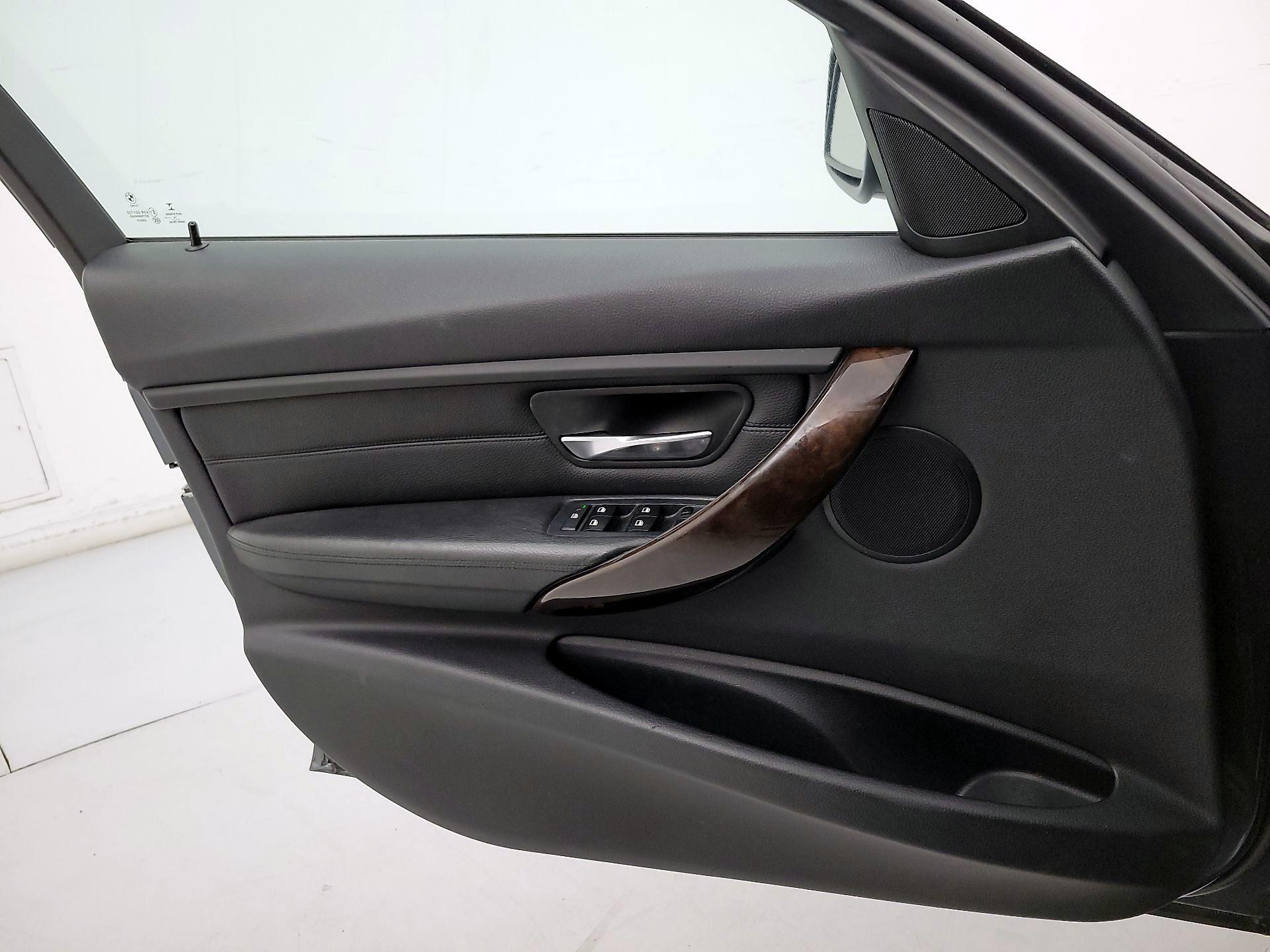 Thumbnail: 2015 BMW 3 Series - 12