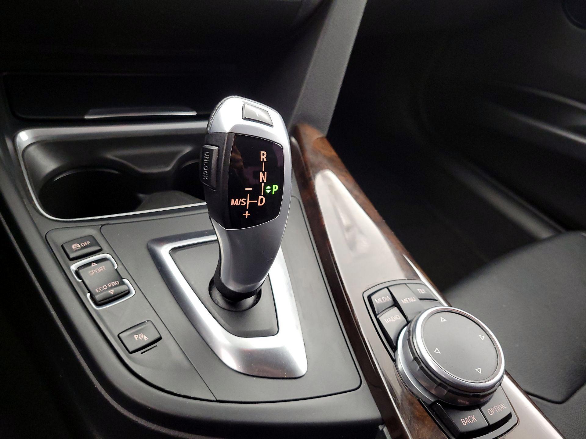 Thumbnail: 2015 BMW 3 Series - 18