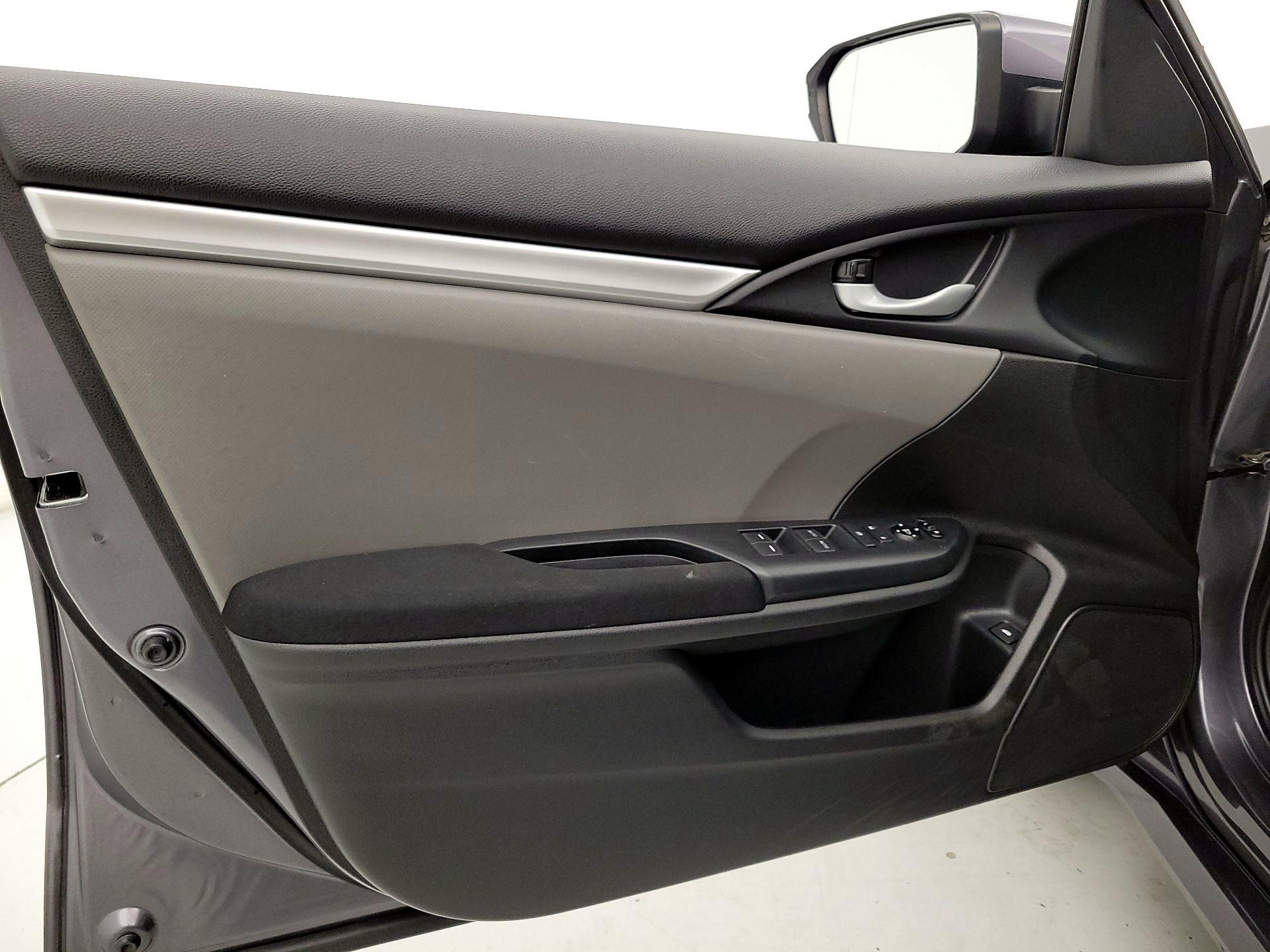 Thumbnail: 2016 Honda Civic - 12