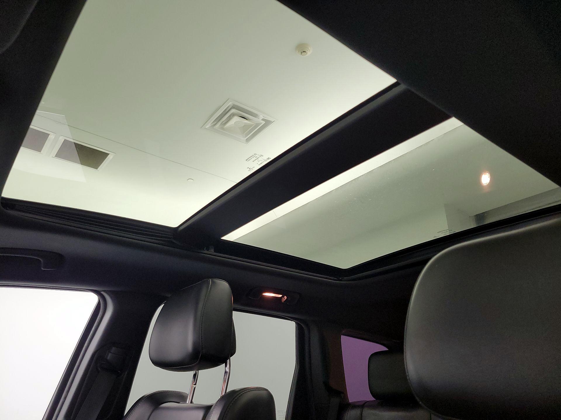 Thumbnail: 2015 Jeep Grand Cherokee - 20