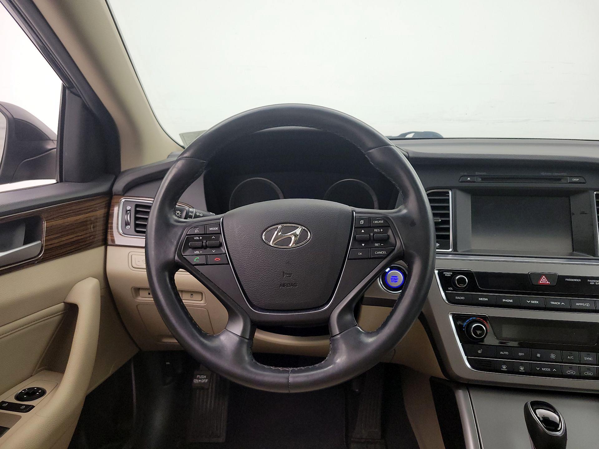 Thumbnail: 2017 Hyundai Sonata - 10
