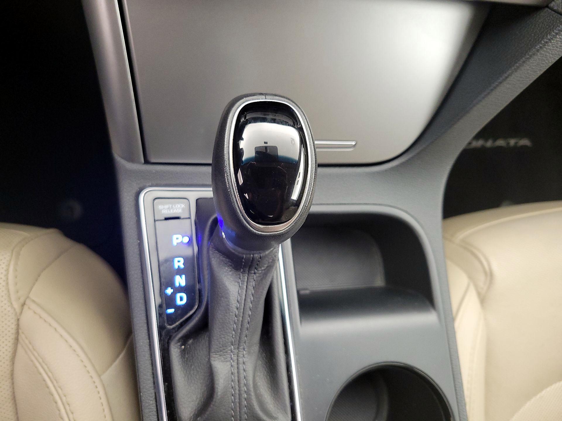 Thumbnail: 2017 Hyundai Sonata - 17