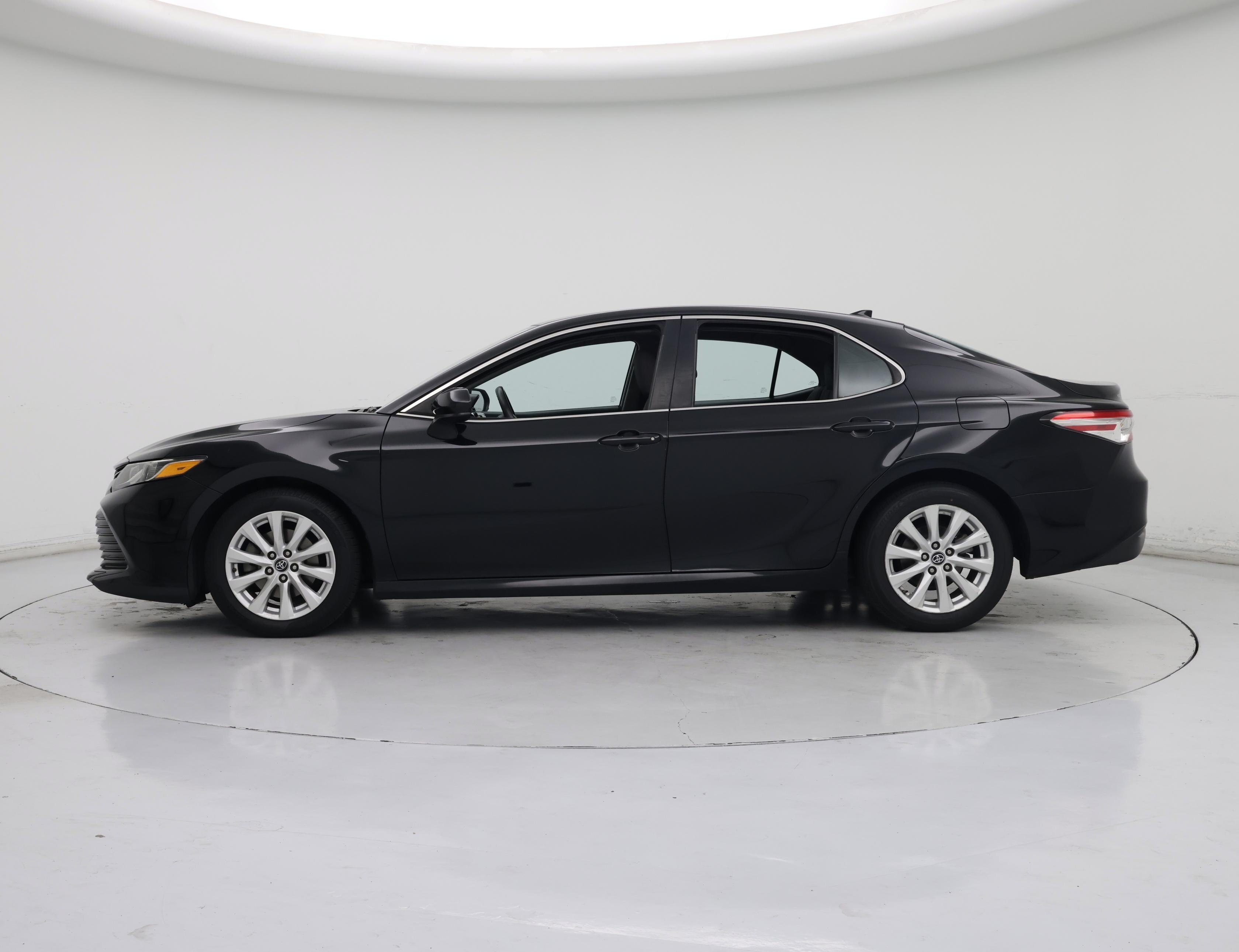 Thumbnail: 2019 Toyota Camry - 3
