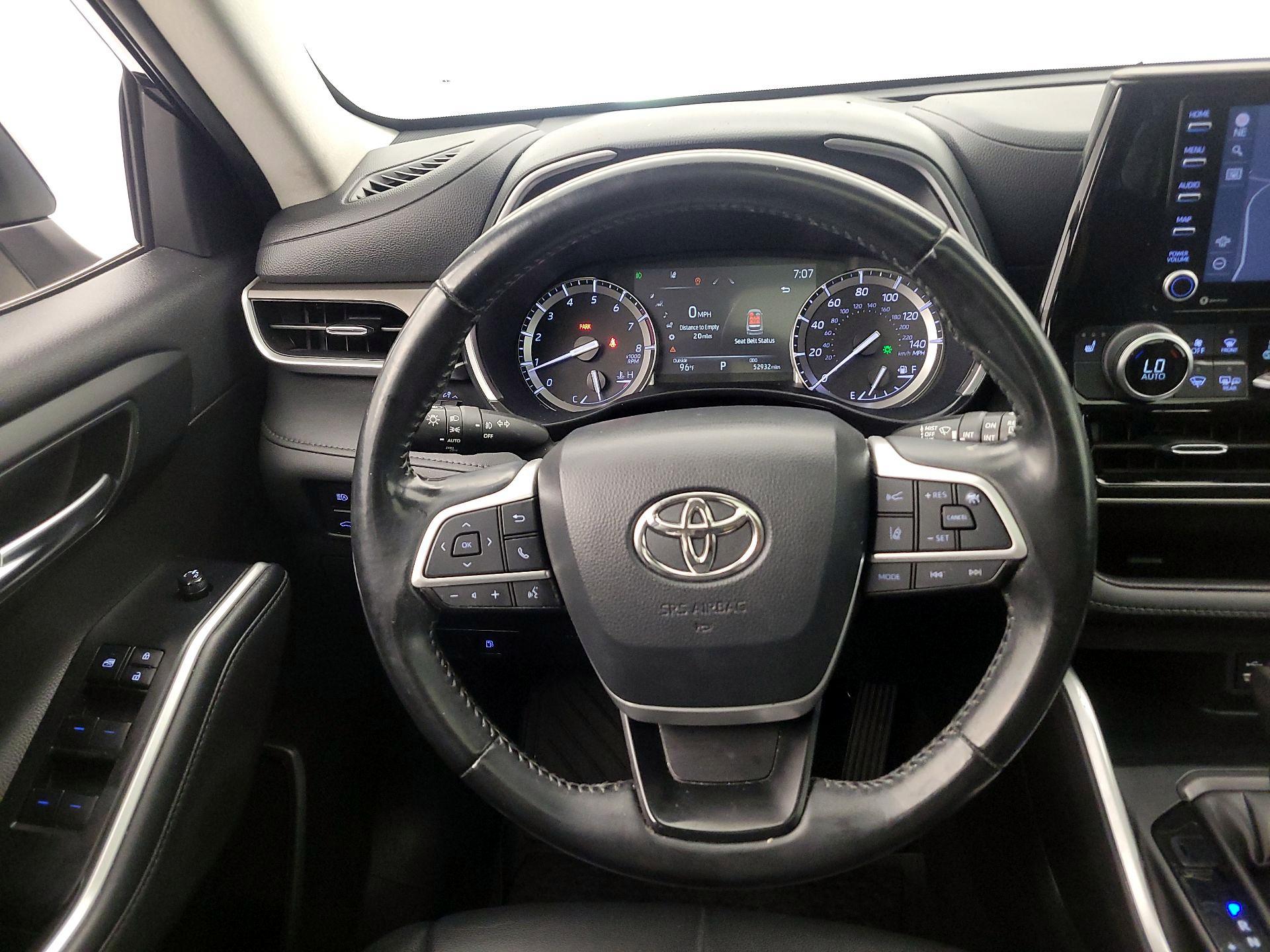 Thumbnail: 2022 Toyota Highlander - 10