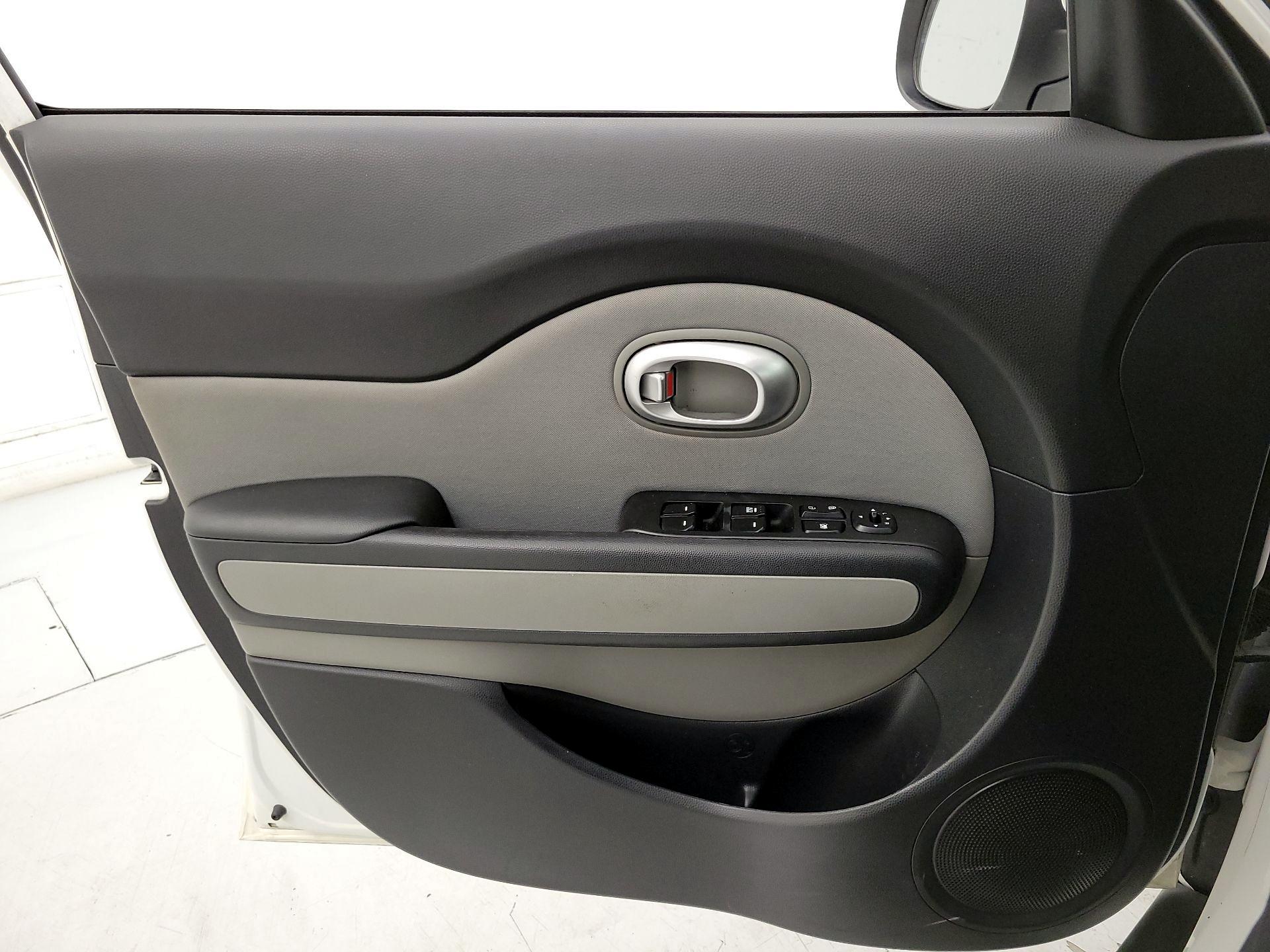 Thumbnail: 2016 Kia Soul - 12