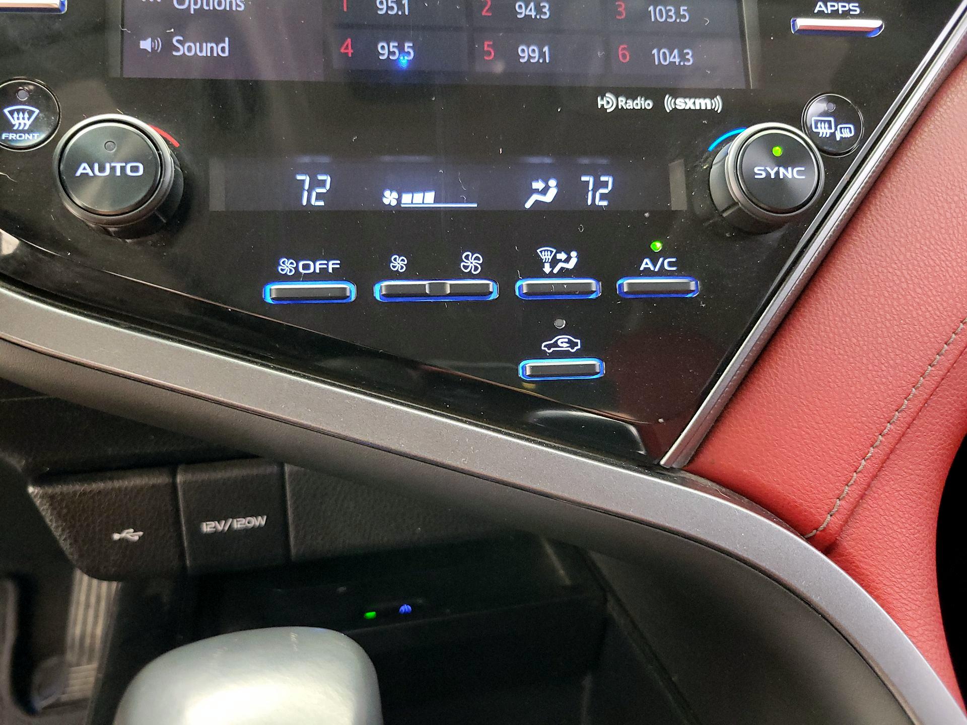 Thumbnail: 2020 Toyota Camry - 16