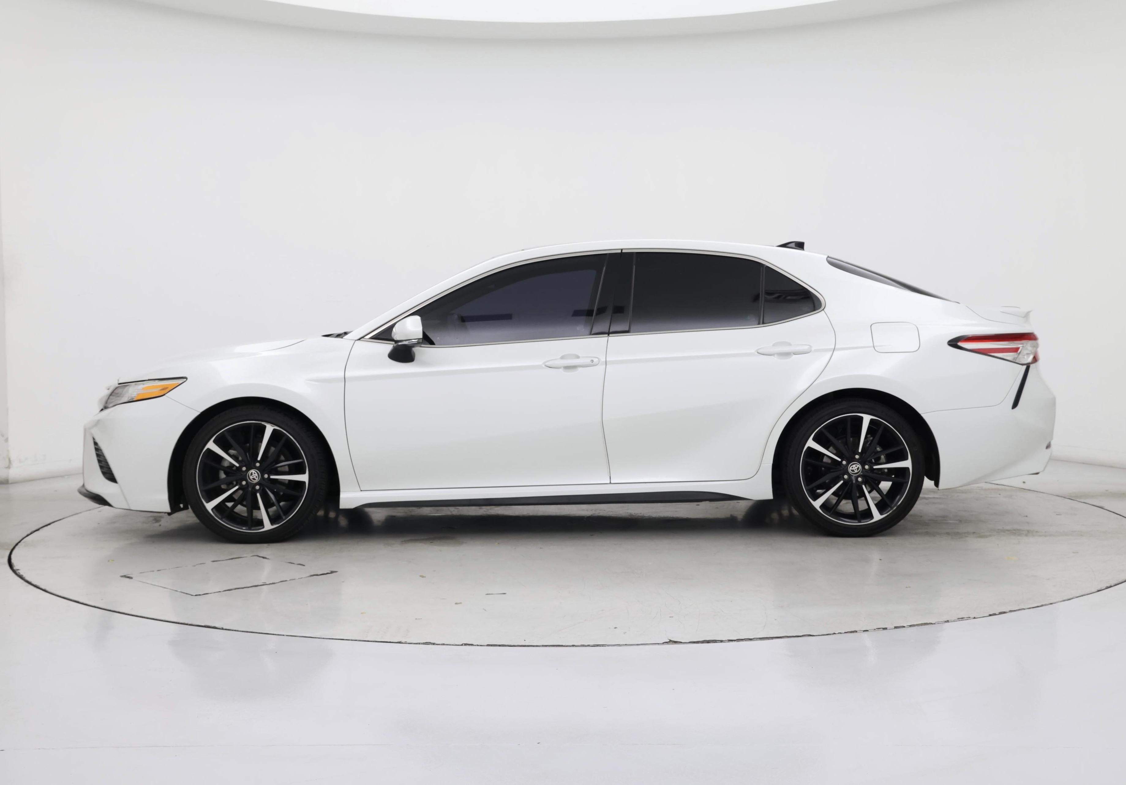 Thumbnail: 2020 Toyota Camry - 3