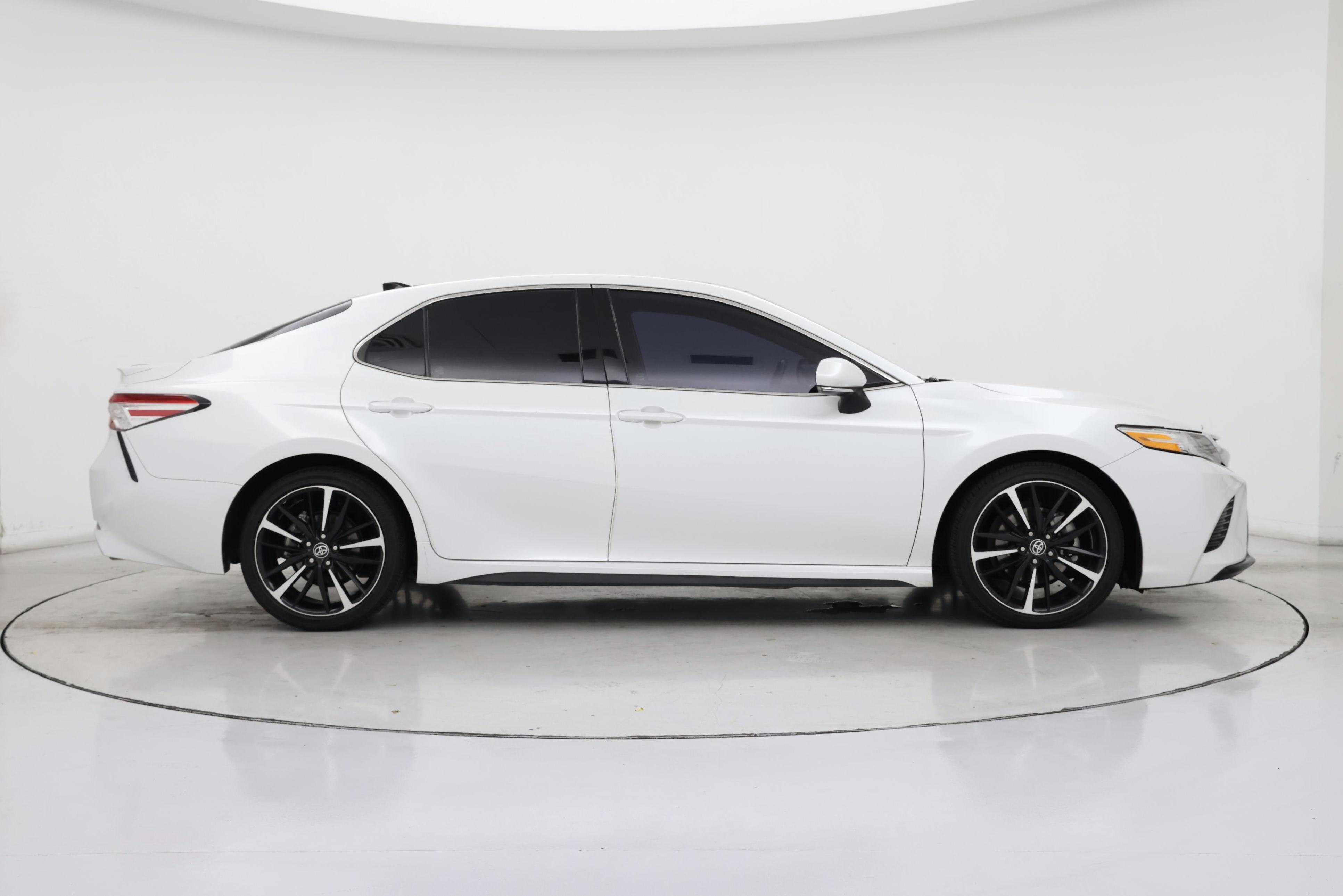 Thumbnail: 2020 Toyota Camry - 7