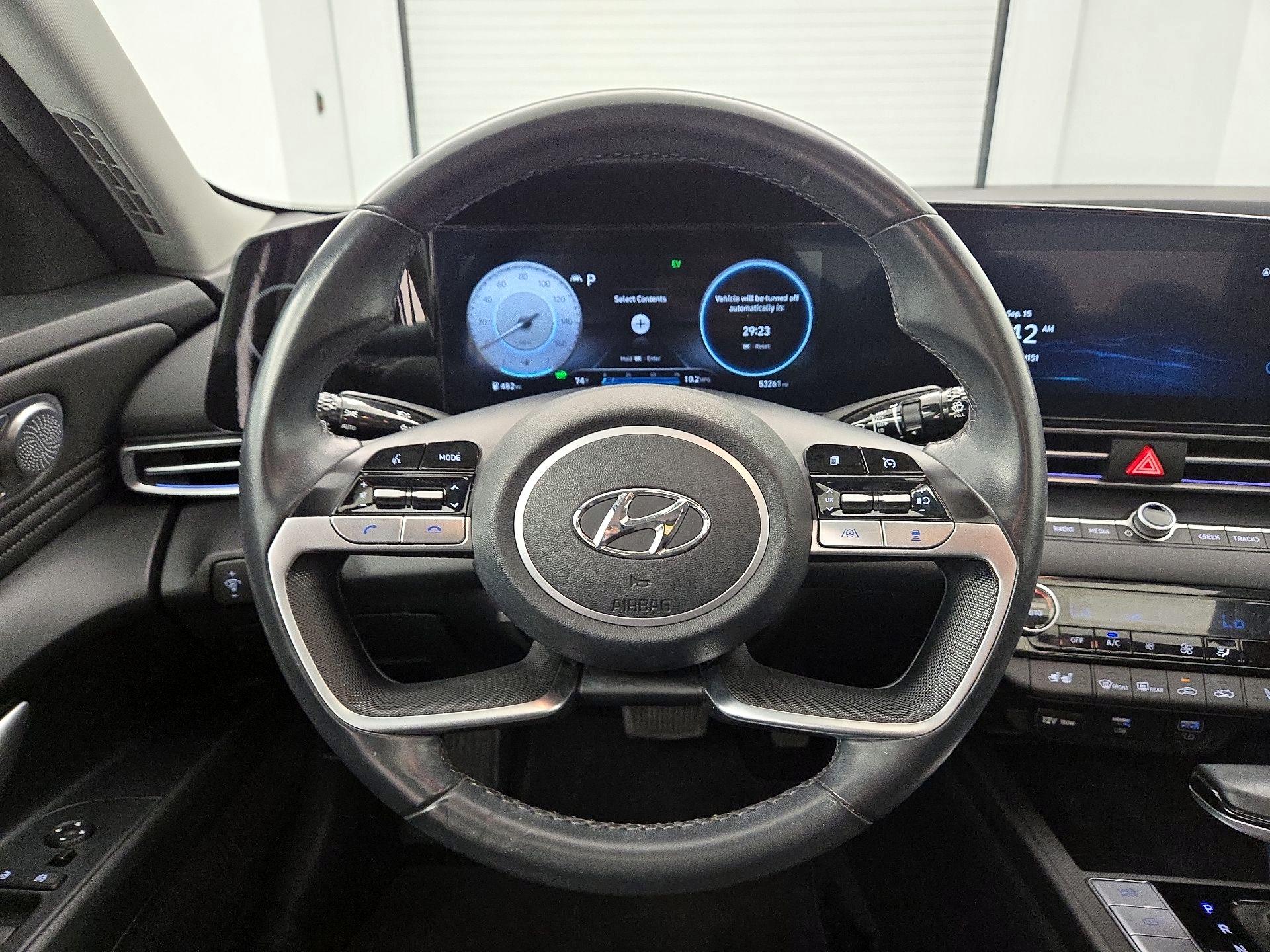 Thumbnail: 2023 Hyundai Elantra - 10