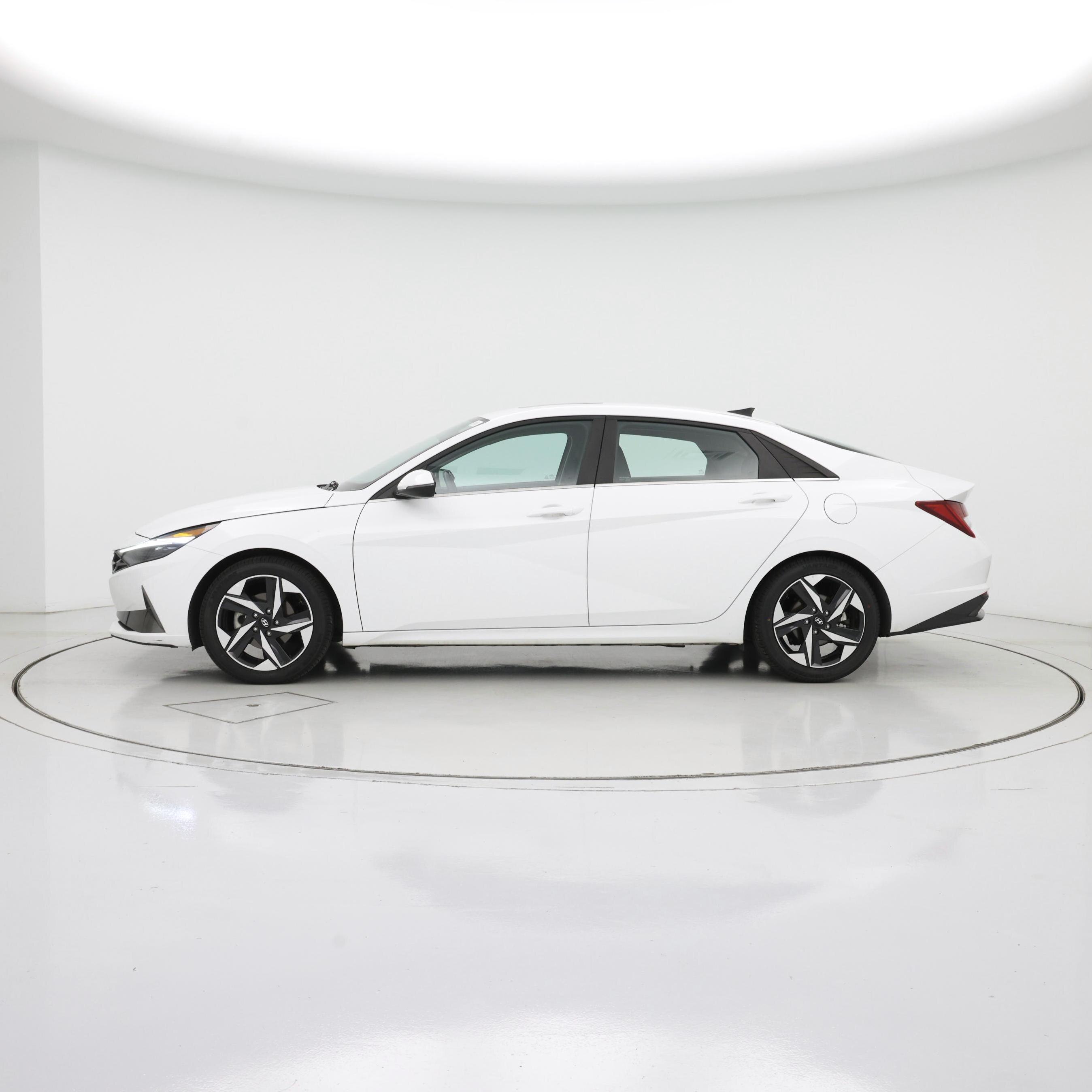 Thumbnail: 2023 Hyundai Elantra - 3