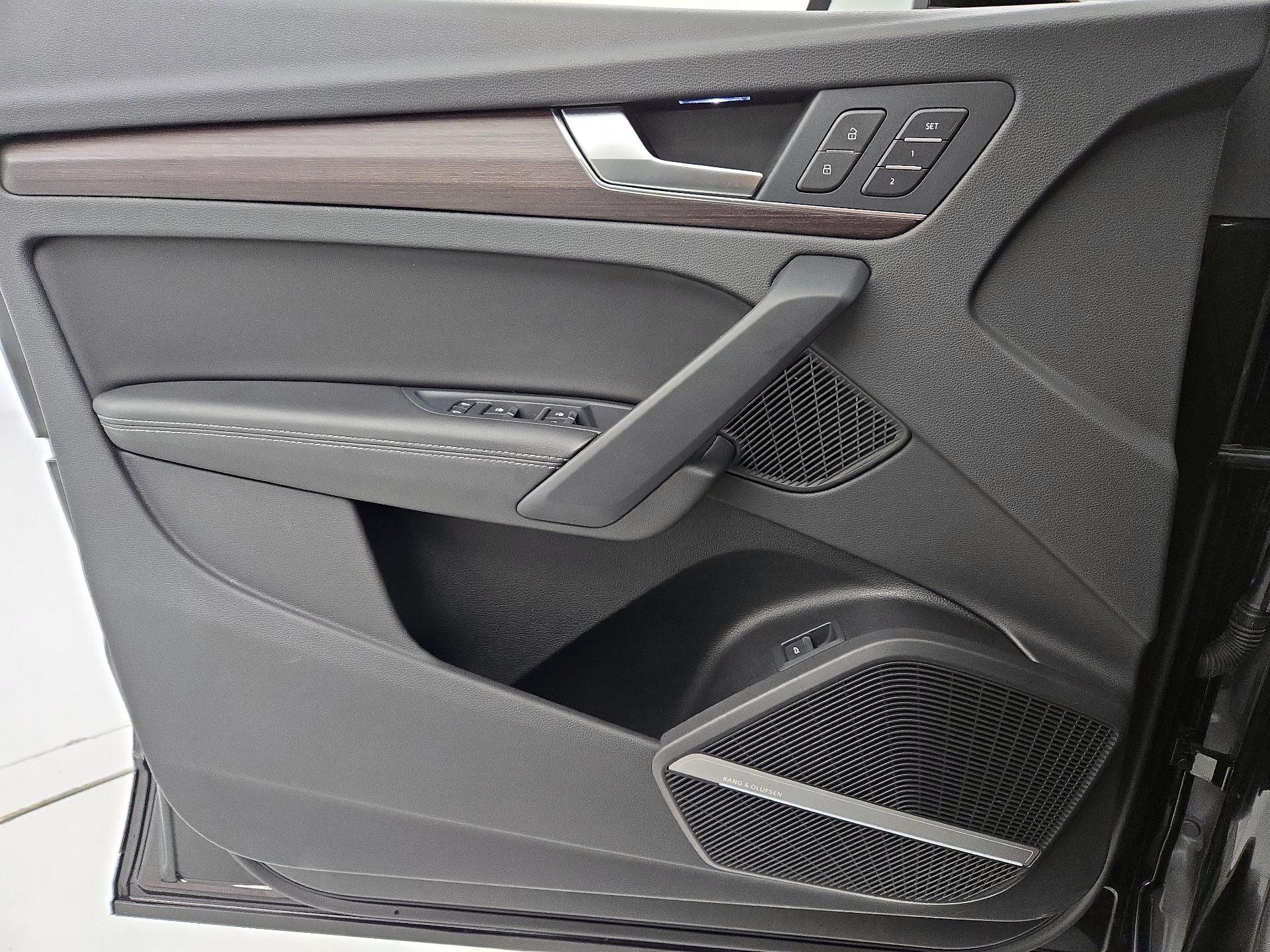 Thumbnail: 2022 Audi Q5 - 12
