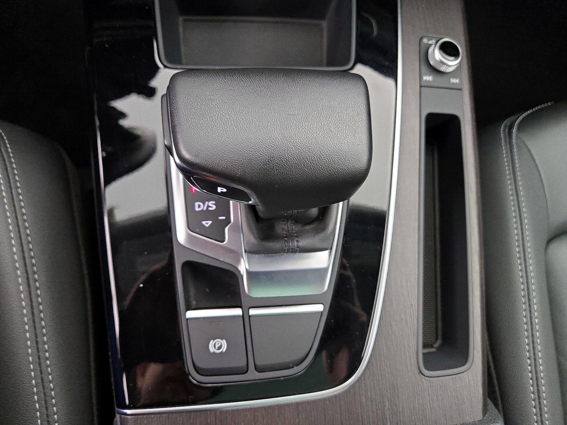 Thumbnail: 2022 Audi Q5 - 18